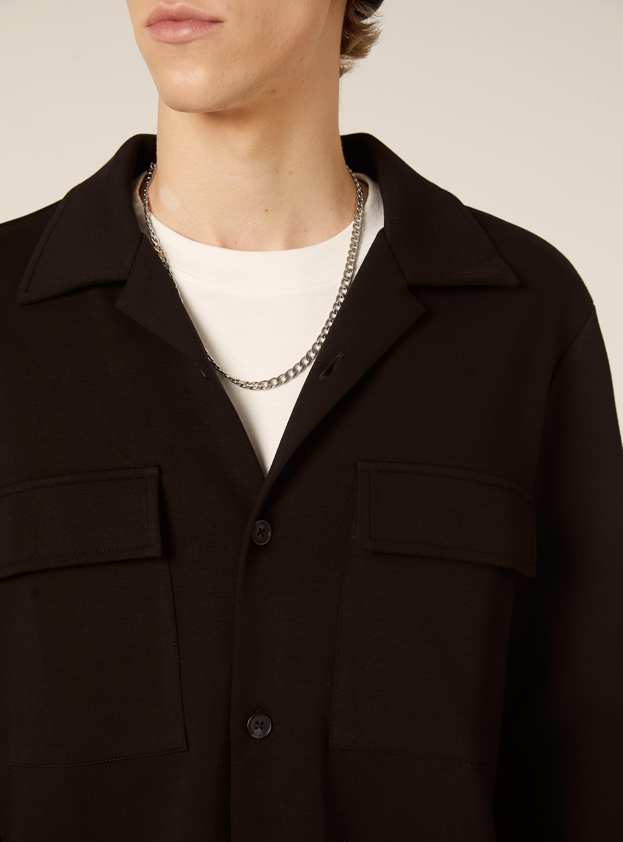 Hemd mit übergroßen Soft-Touch-Taschen, BK1 BLACK