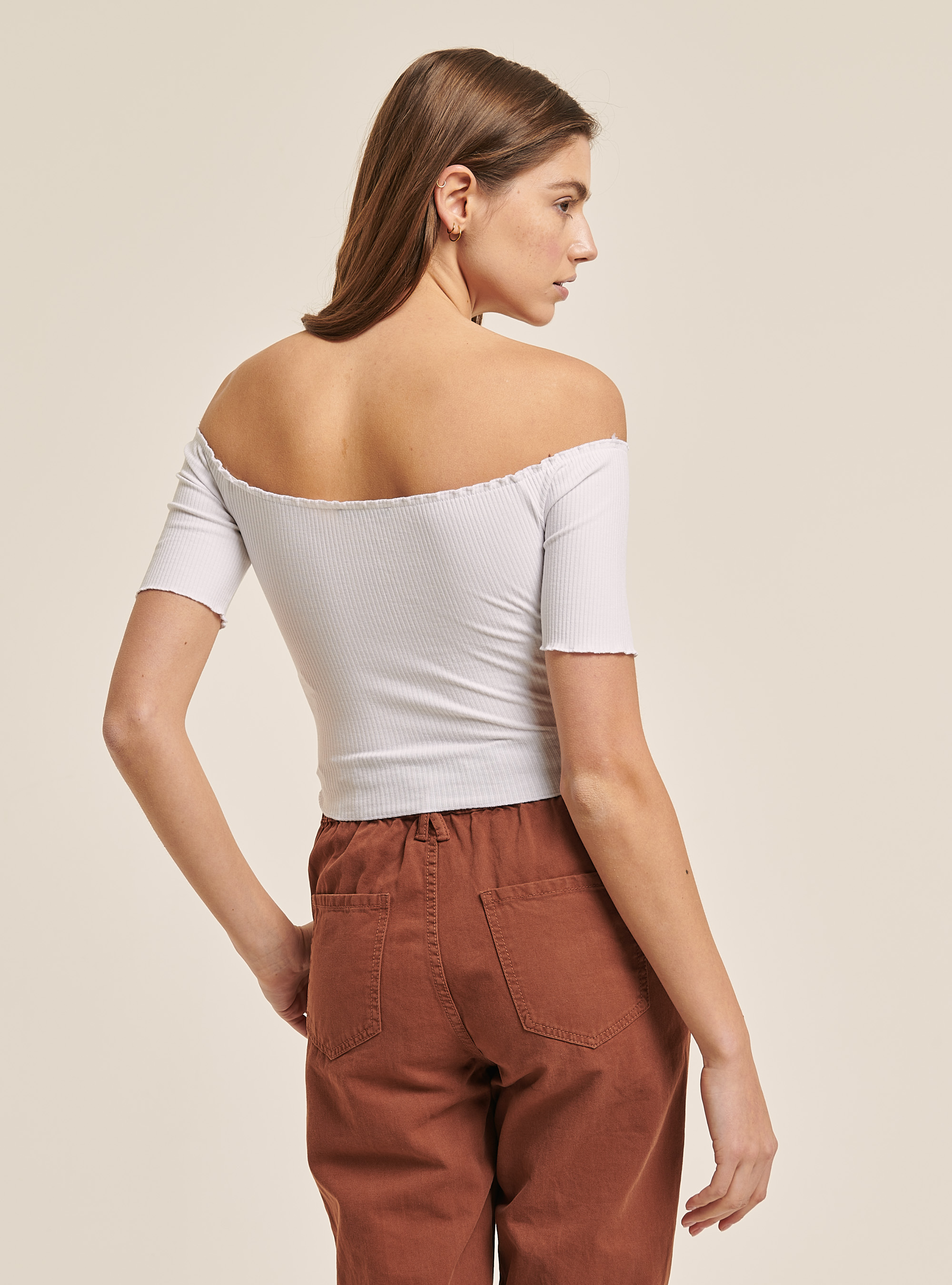 Camiseta con escote Bardot y nudo, BLANCO