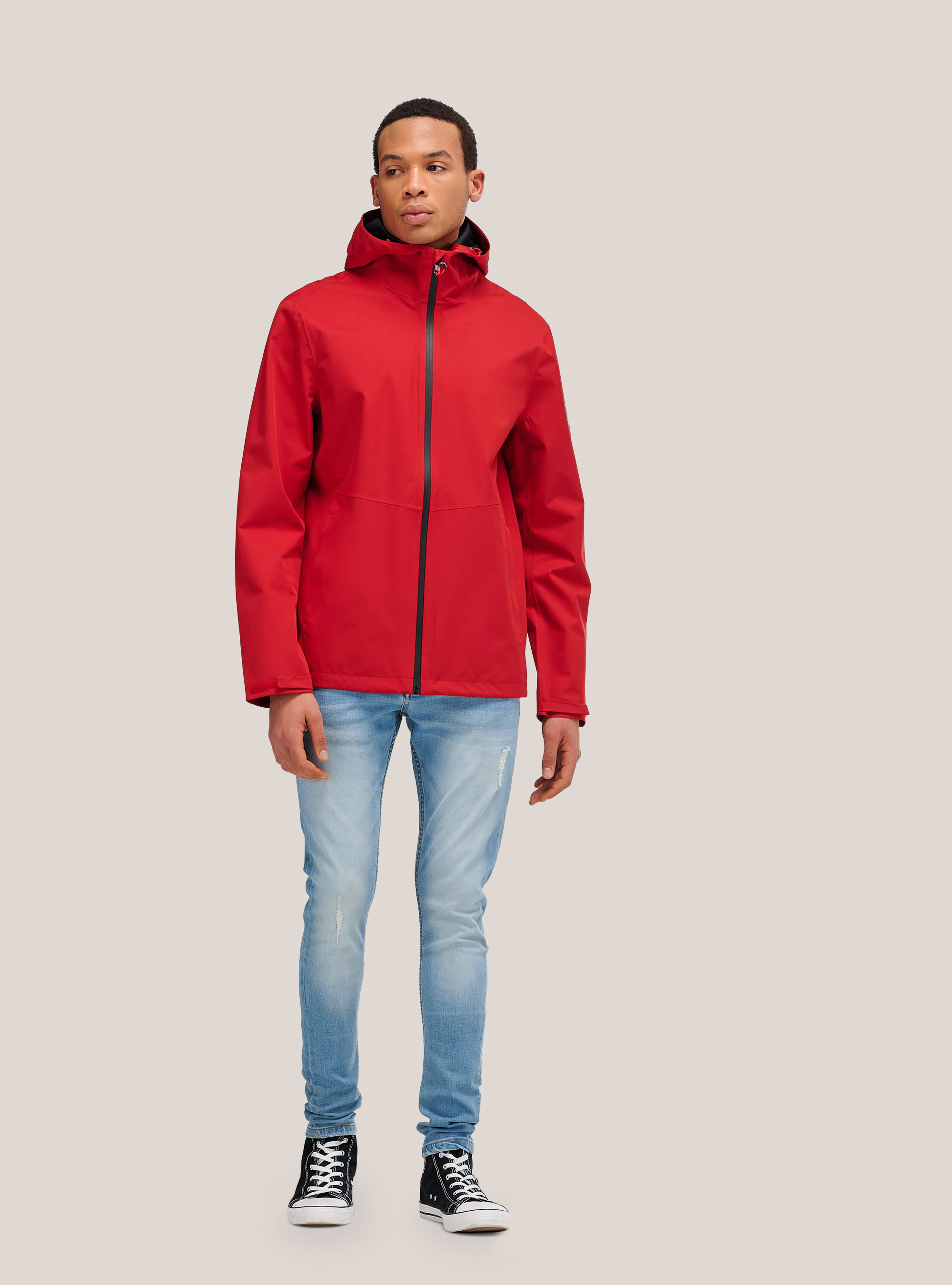 Slim Fit Weste aus technischem Stoff, C3344 RED