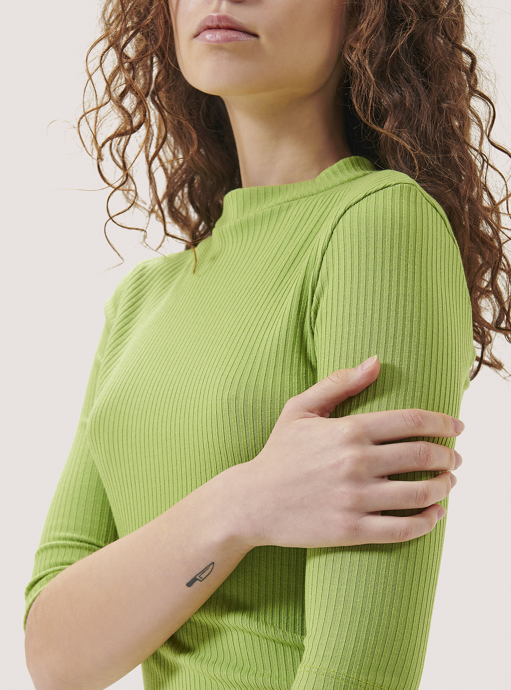 Vestido midi de canal&eacute; con abertura lateral, C7752 LIME