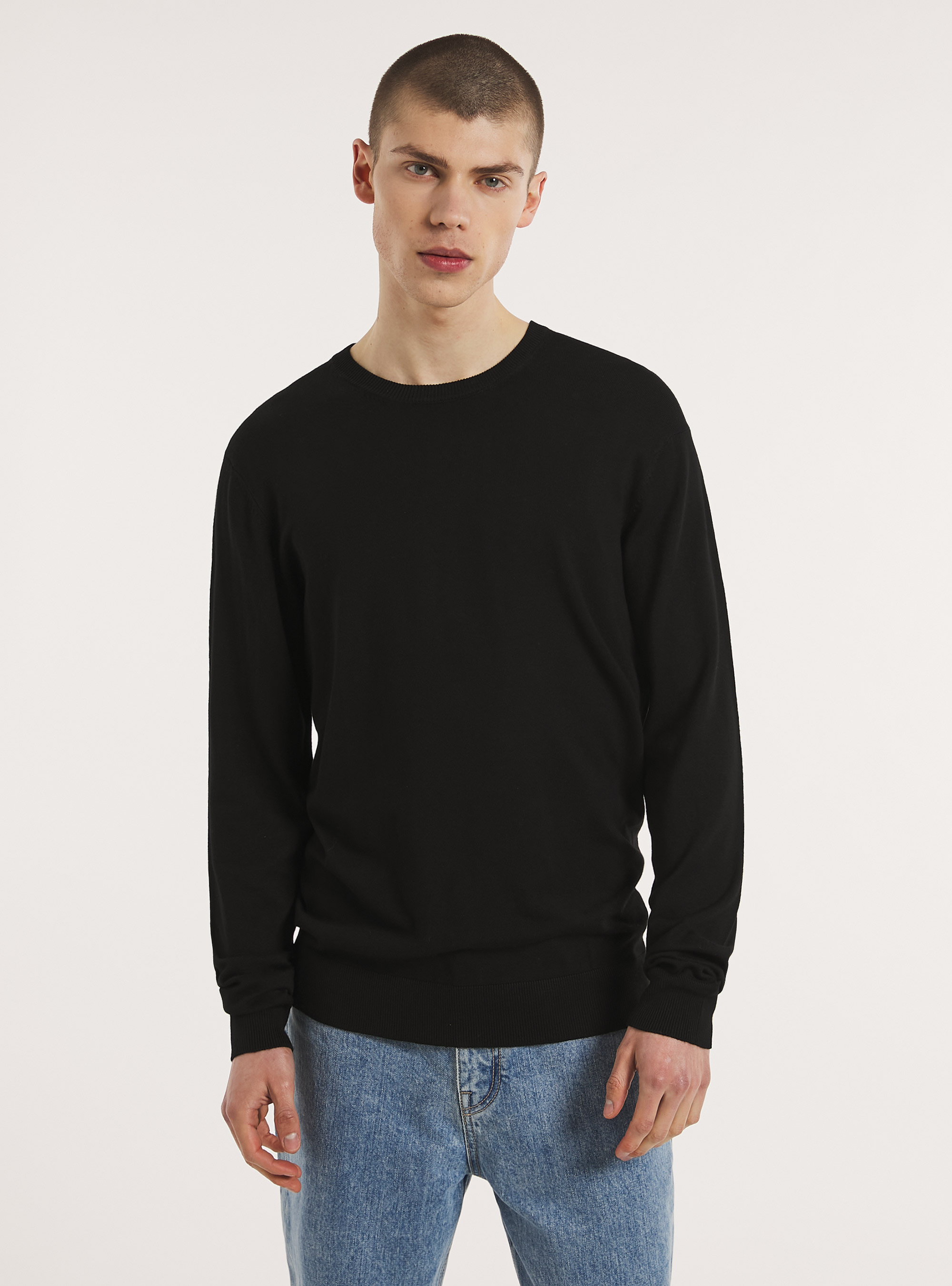 Round-neck pullover made of sustainable viscose Ecovero, BK1 BLACK