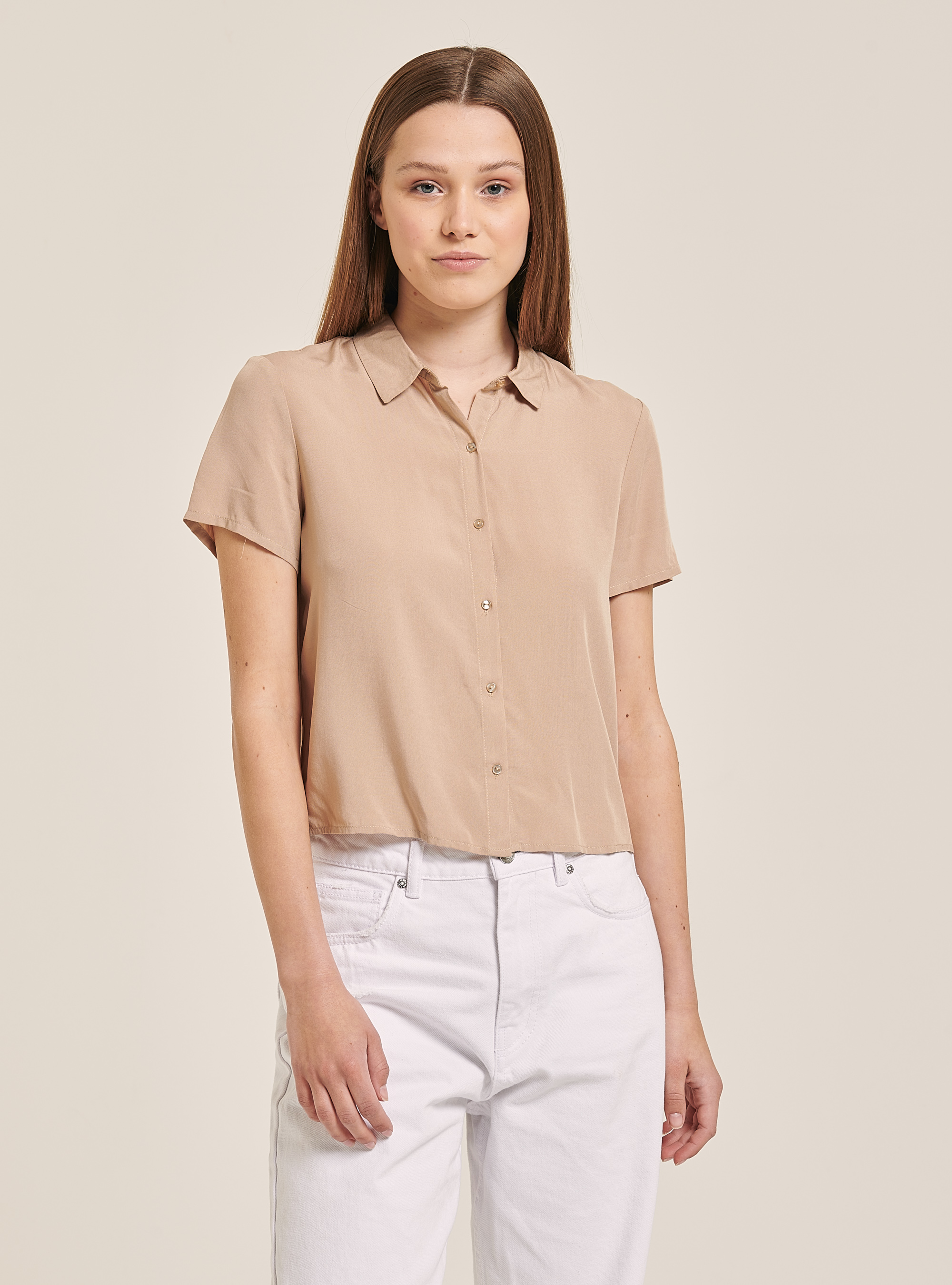 Cropped shirt with breast pocket, BG2 BEIGE MEDIUM