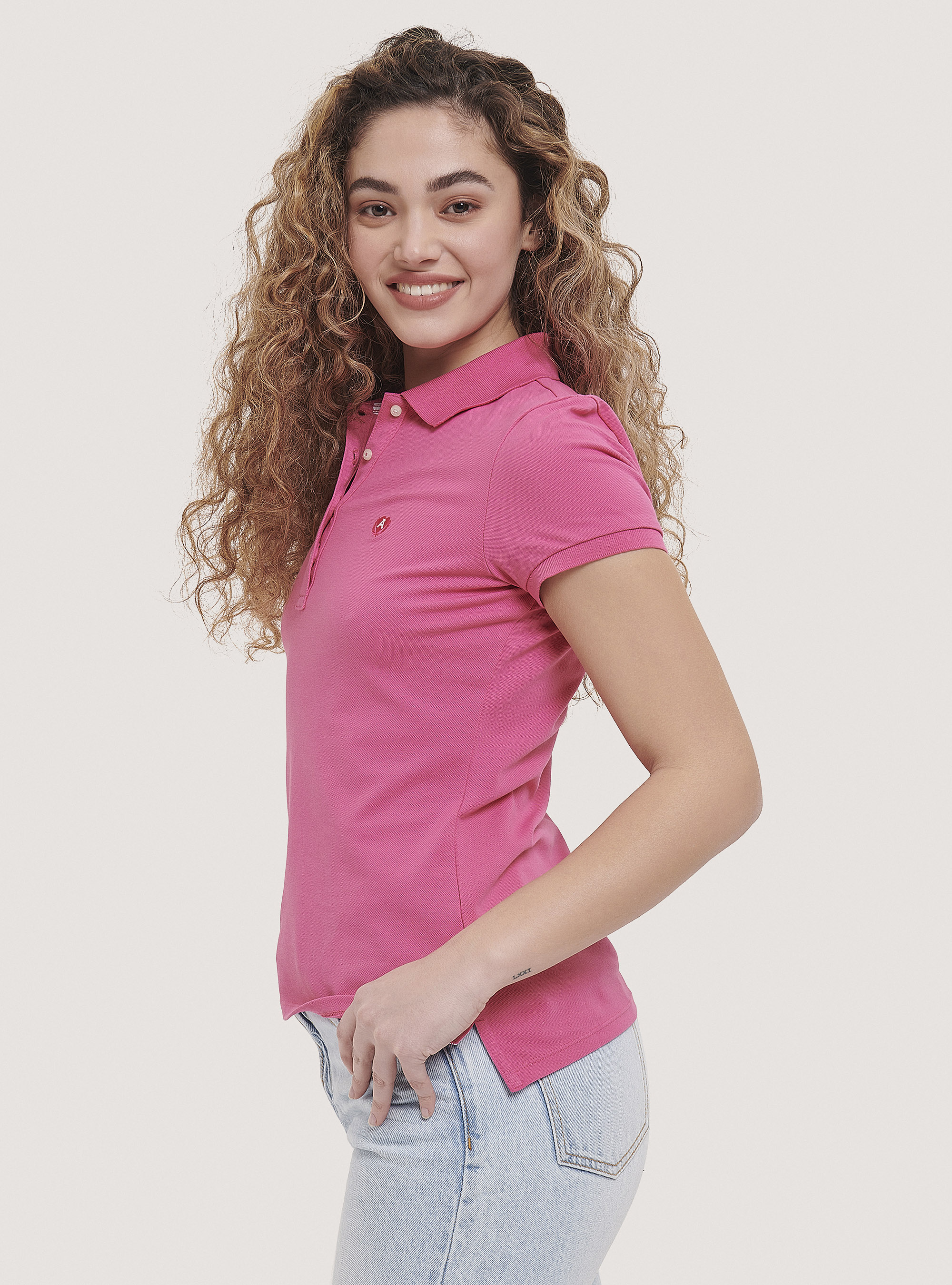 Polo en coton piqu&eacute; avec broderie, C4430 FUXIA