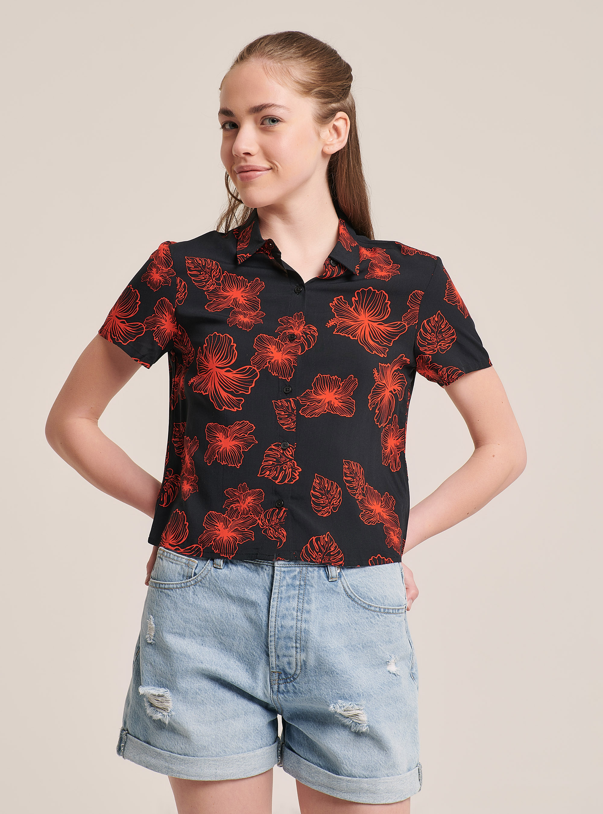 Cropped shirt with print, BLACK