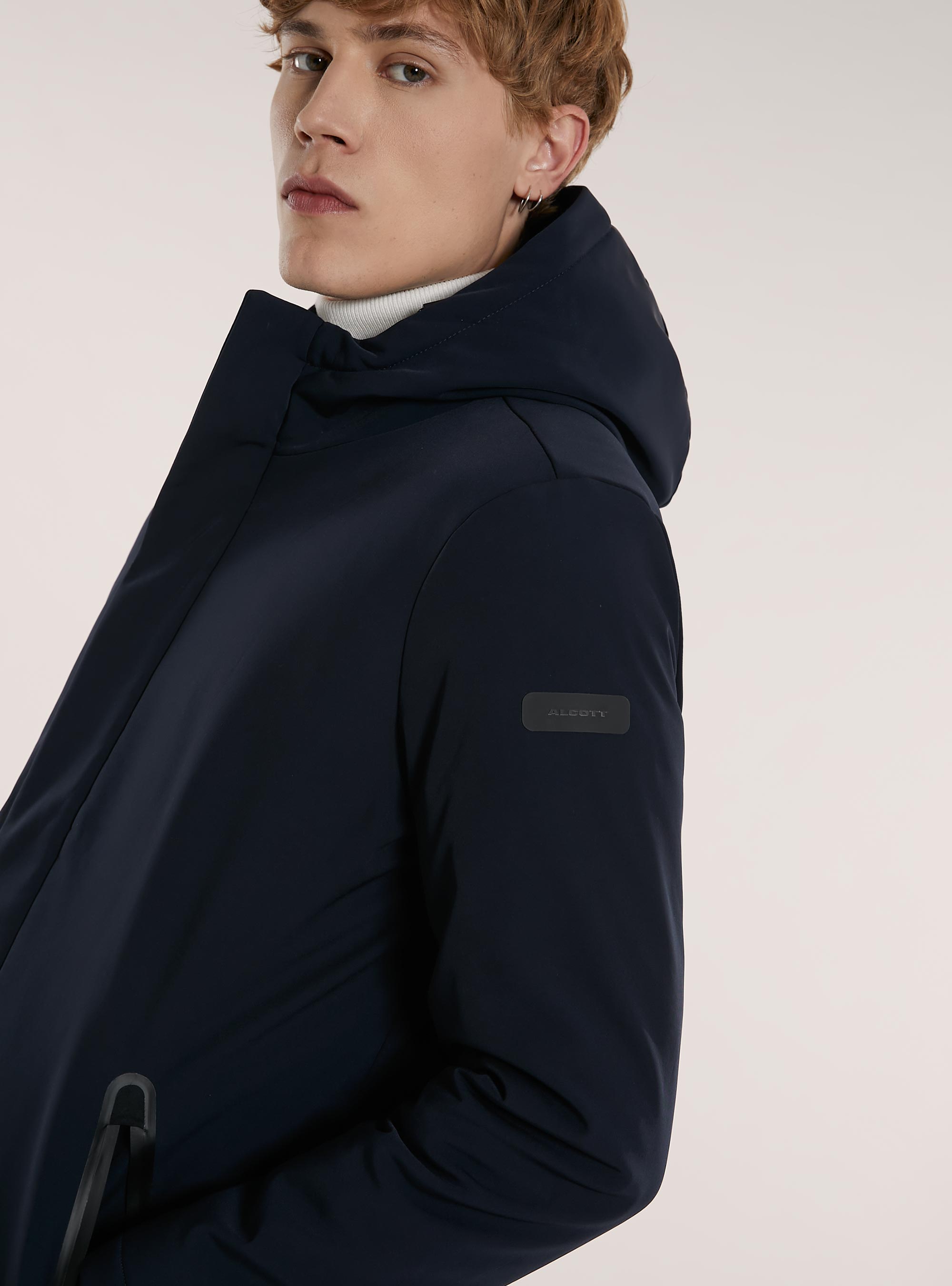 Giubbotto in tessuto tecnico con imbottitura riciclata, NA1 NAVY DARK