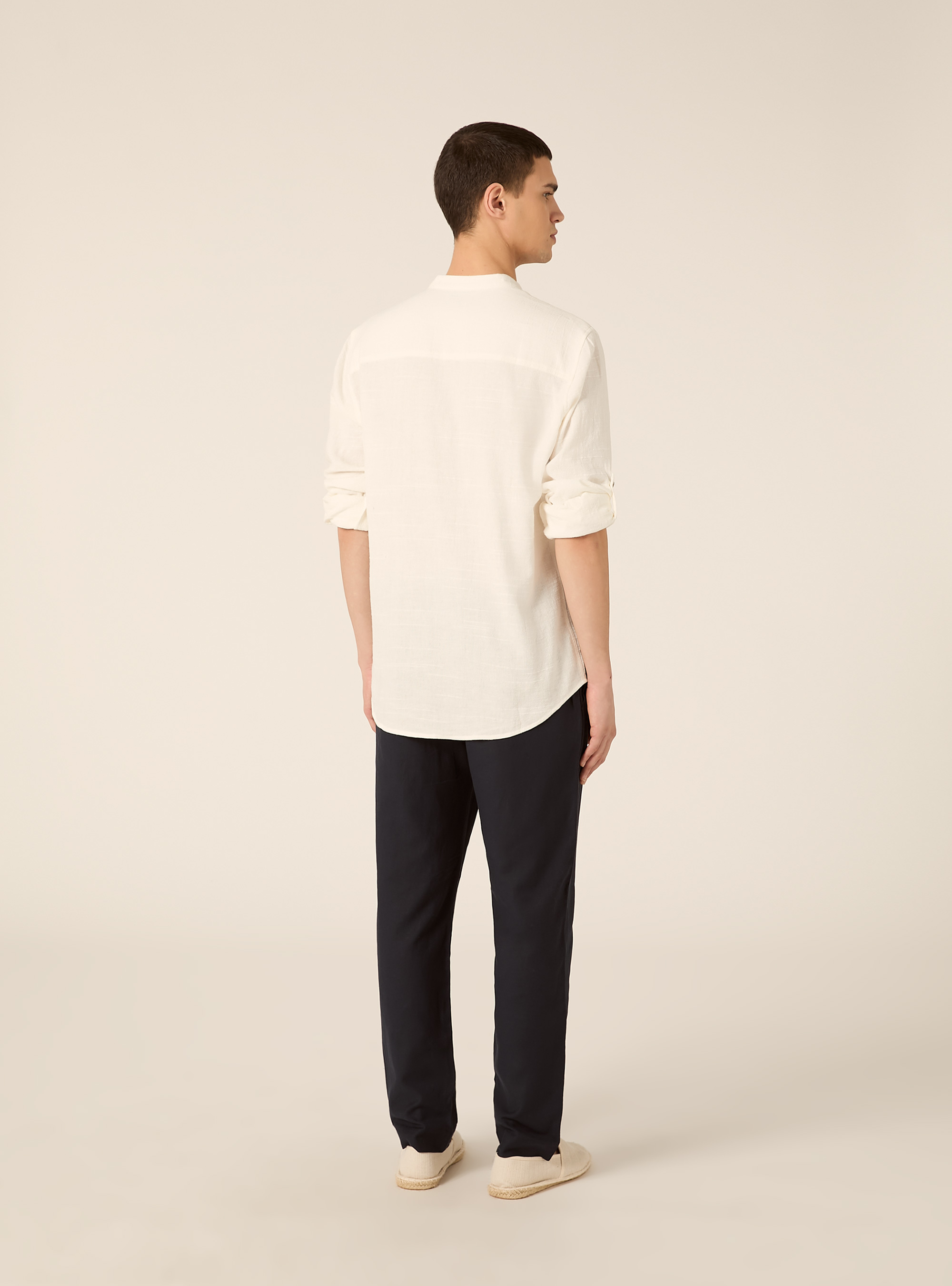 Camicia con collo alla coreana in misto lino, WH2 WHITE