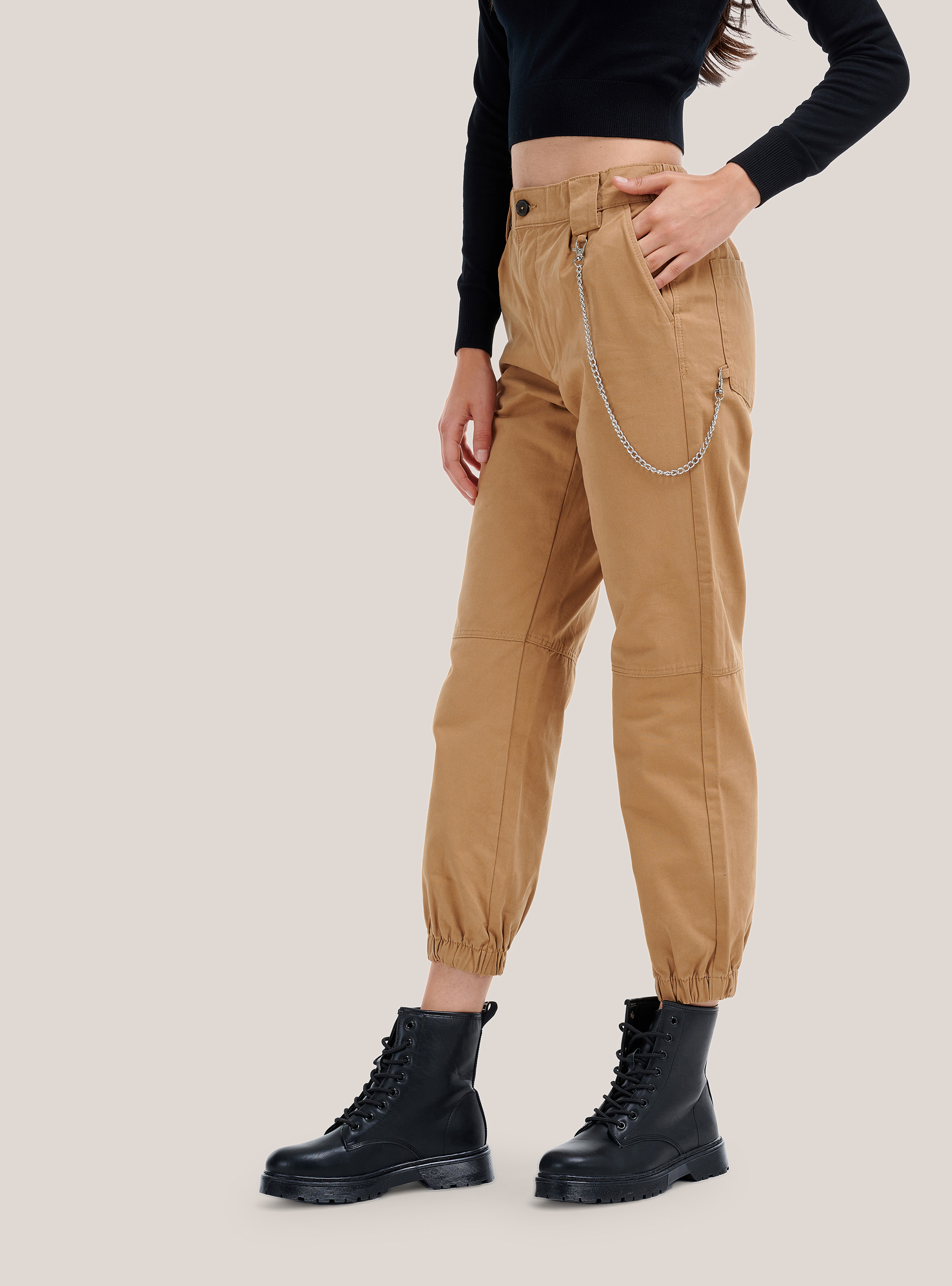 Pantaloni utility con catena laterale ed elastico alle caviglie