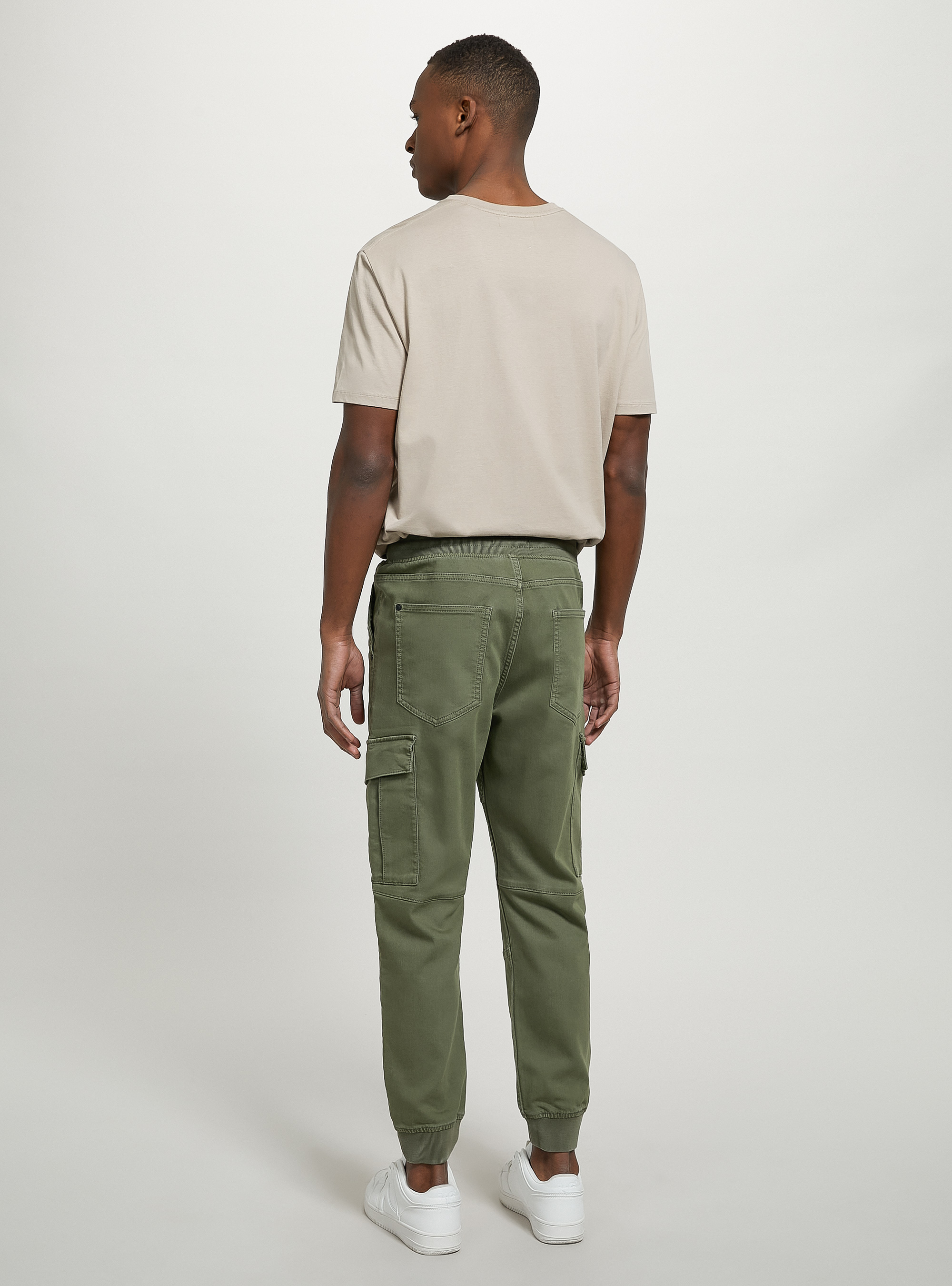 Jogger trousers with large pockets, KY2 KAKY MEDIUM