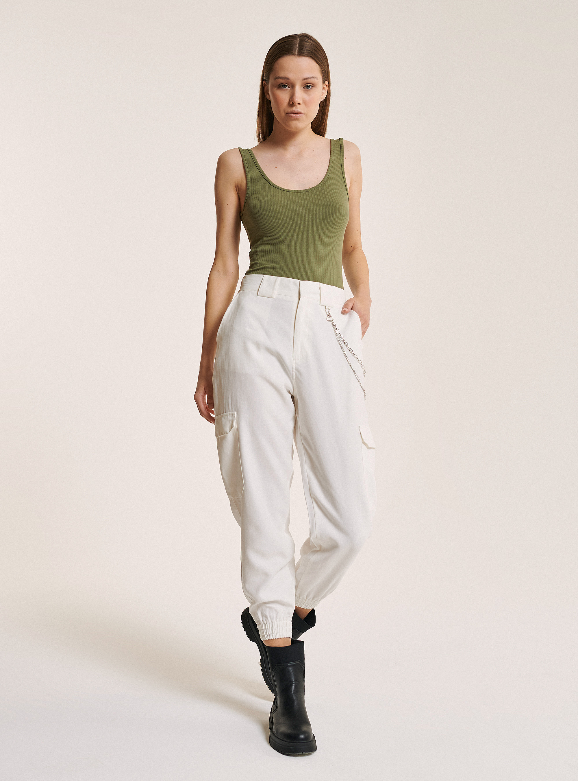 Body con acanalado básico de algodón, C0606 KAKY