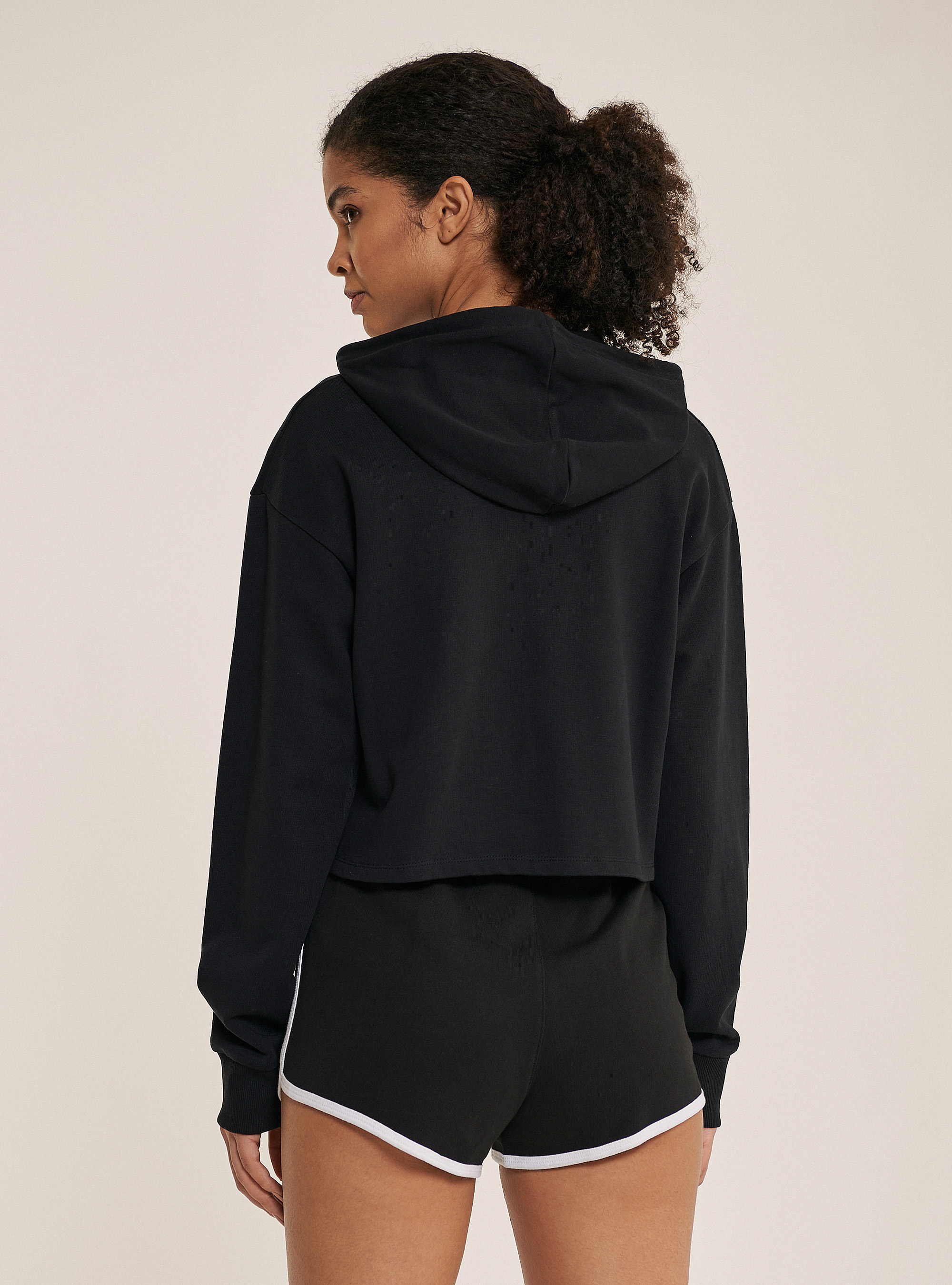 Sudadera crop con capucha de algodón, NEGRO