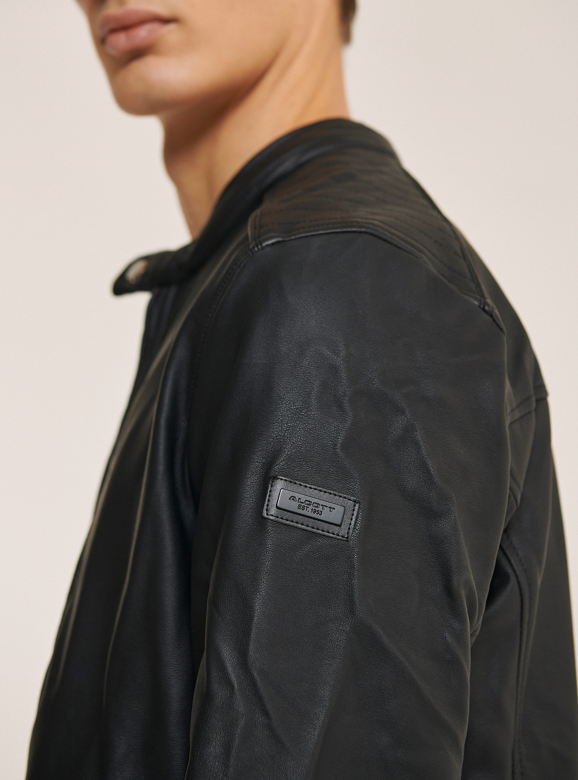 Chaqueta con cremallera efecto piel, NEGRO