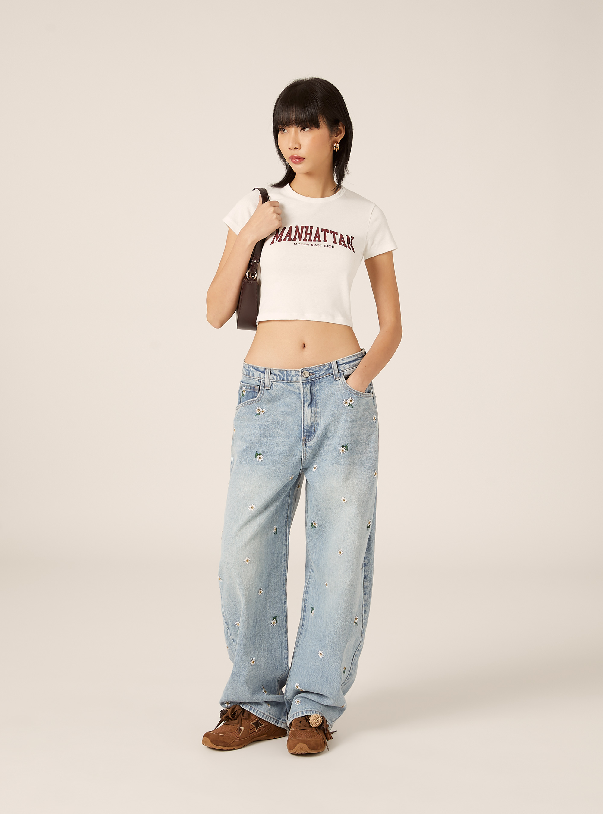 Kurz&auml;rmeliges Crop-T-Shirt mit College-Grafik-Print, WH1 OFF WHITE