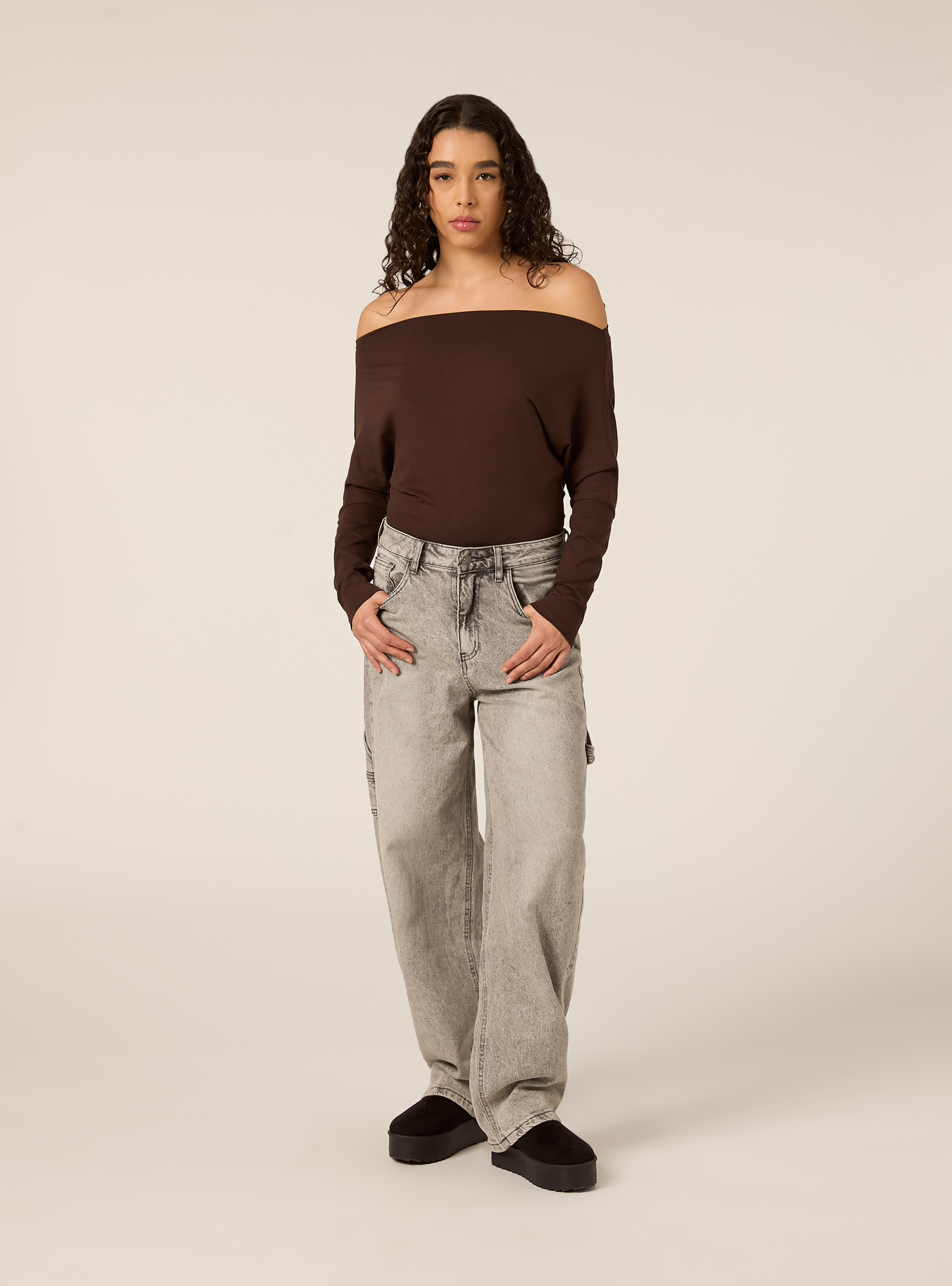 T-shirt a maniche lunghe asimmetrica, BR1 BROWN DARK