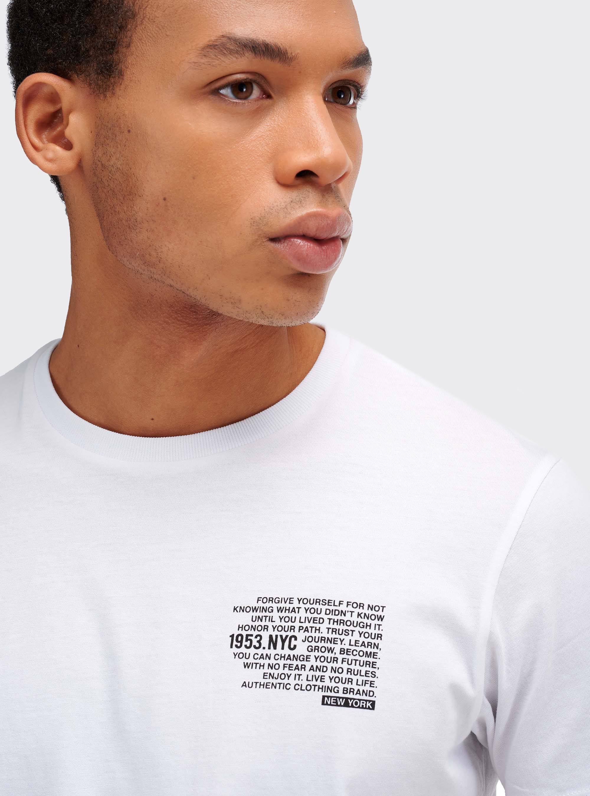 T-Shirt mit Detail Lettering, C099 WHITE