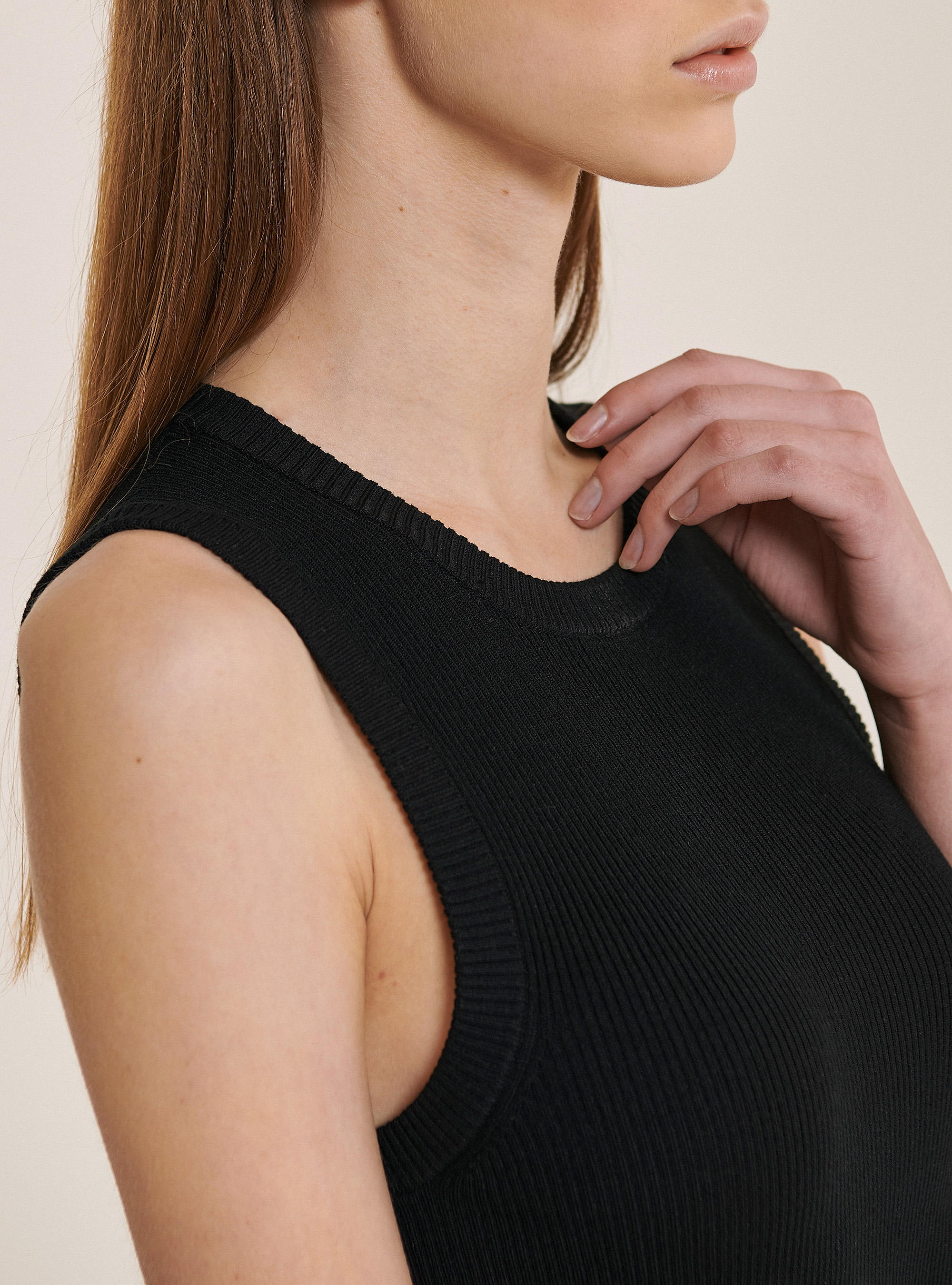 Gesättigter Pullover mit Ripp, C101 BLACK