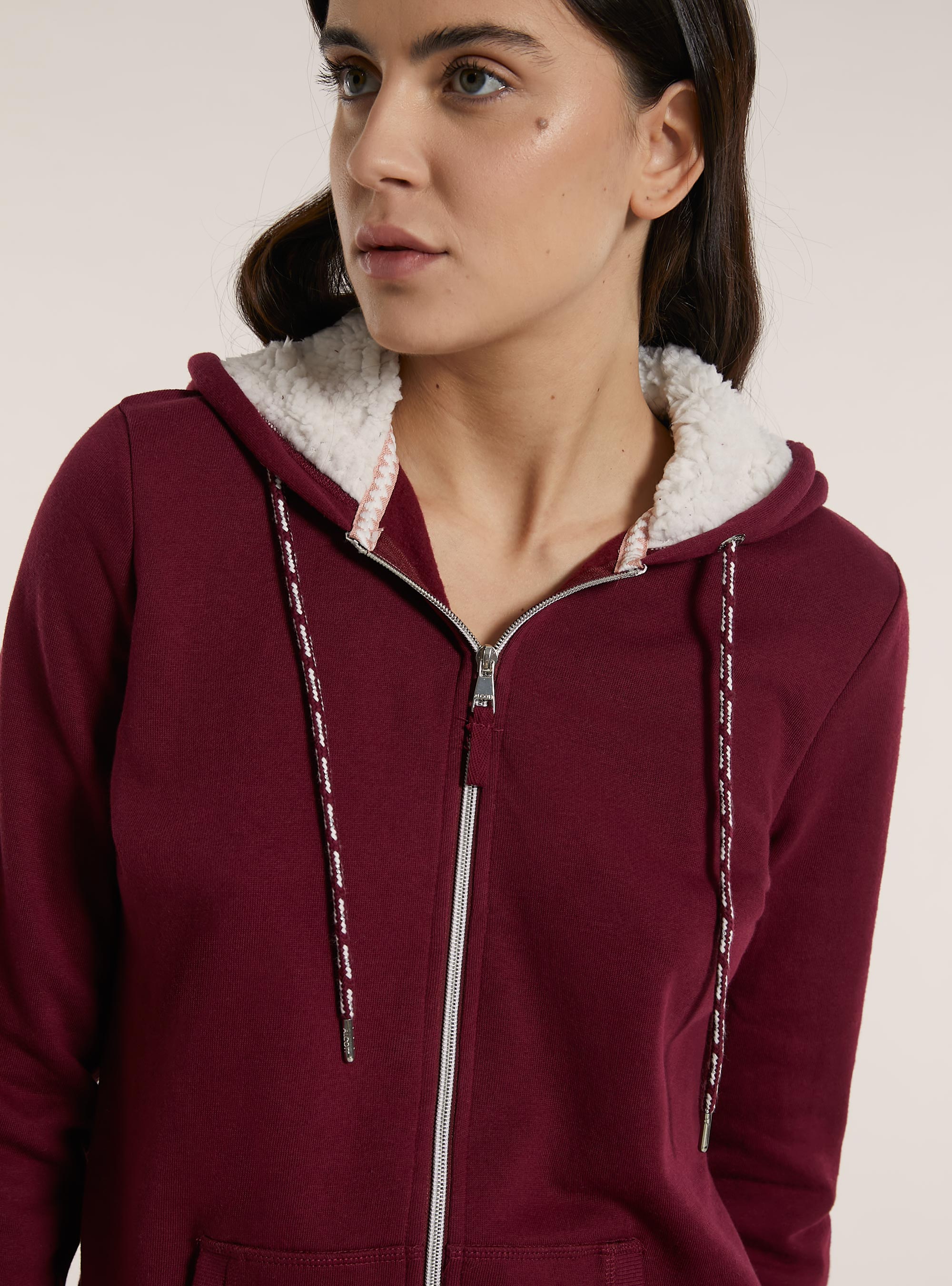 Sweat-shirt avec fermeture éclair et capuche en fausse fourrure, C411 PURPLE