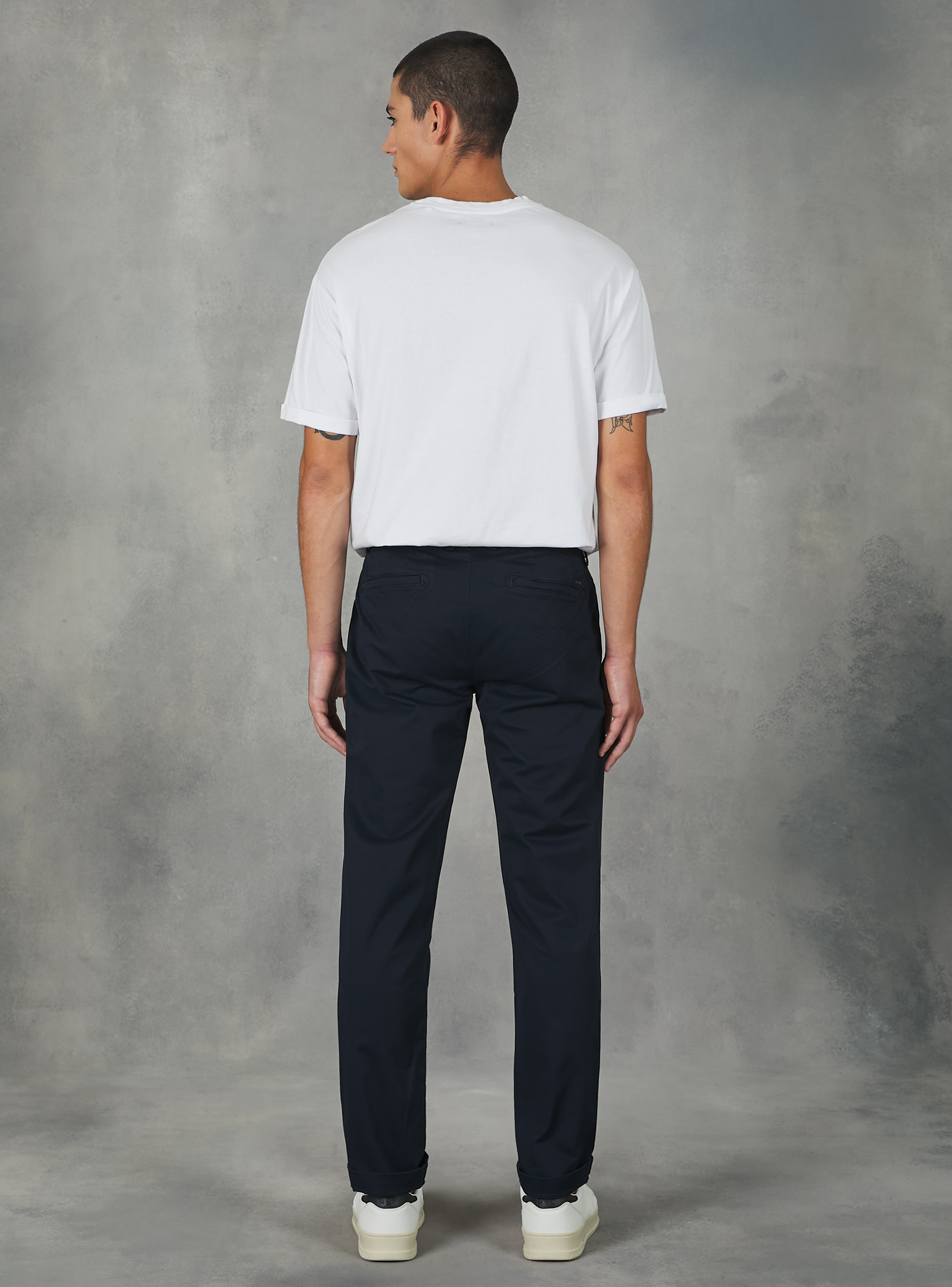 Pantalón chino de sarga de algodón elástico, NA1 NAVY DARK