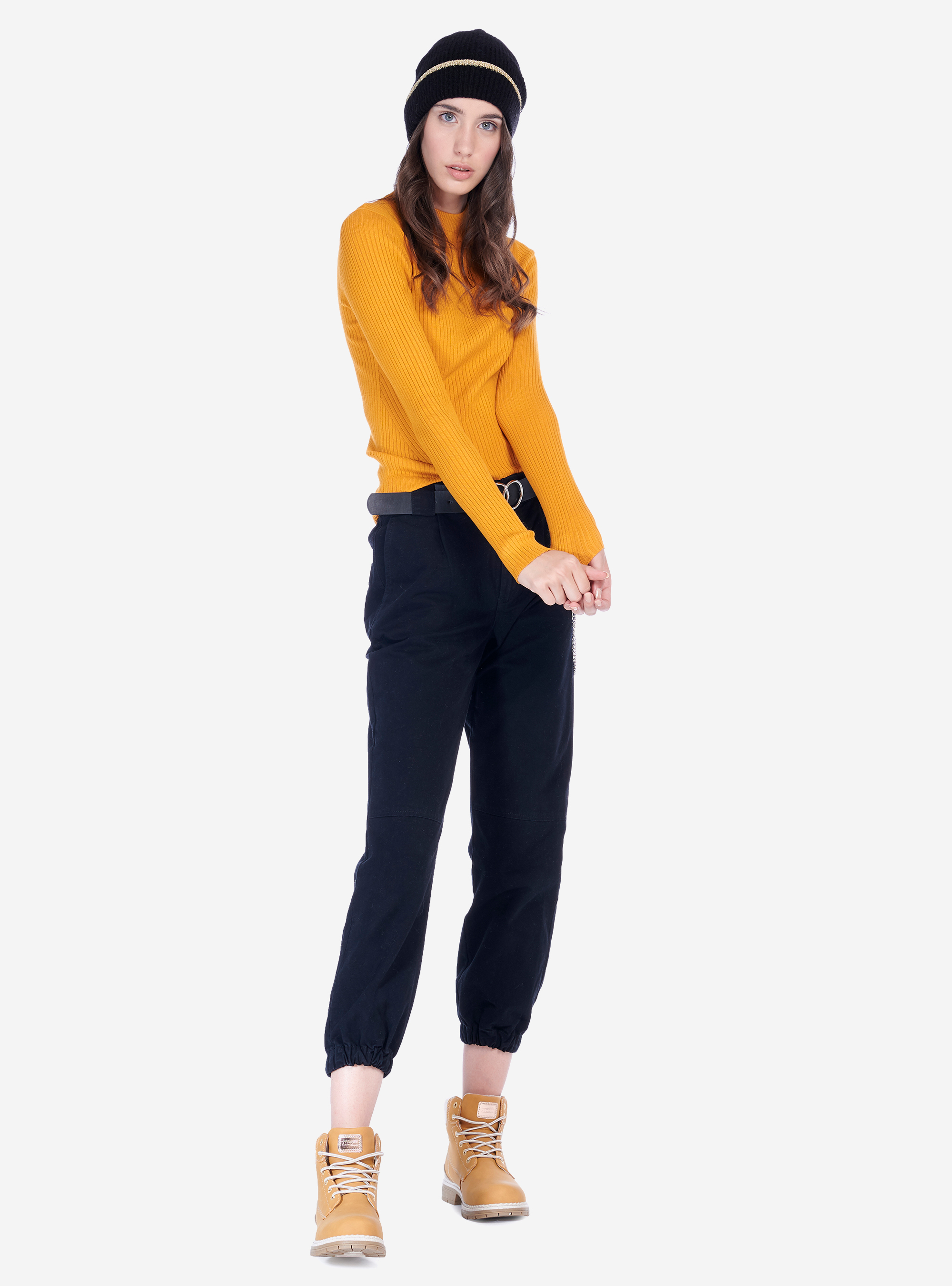 JERSEY DE CUELLO REDONDO RECORTADO, MOSTAZA