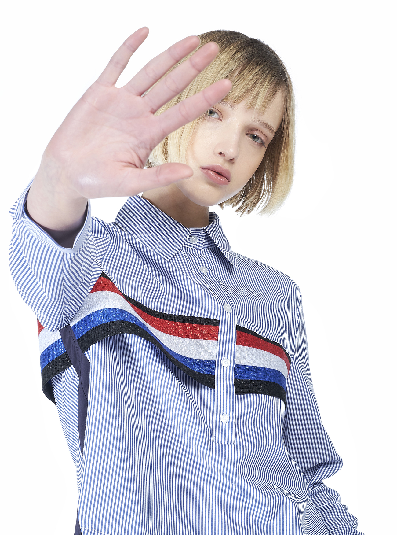 Camicia regular fit con dettaglio a contrasto con brillantini sul front, MULTICOLOR