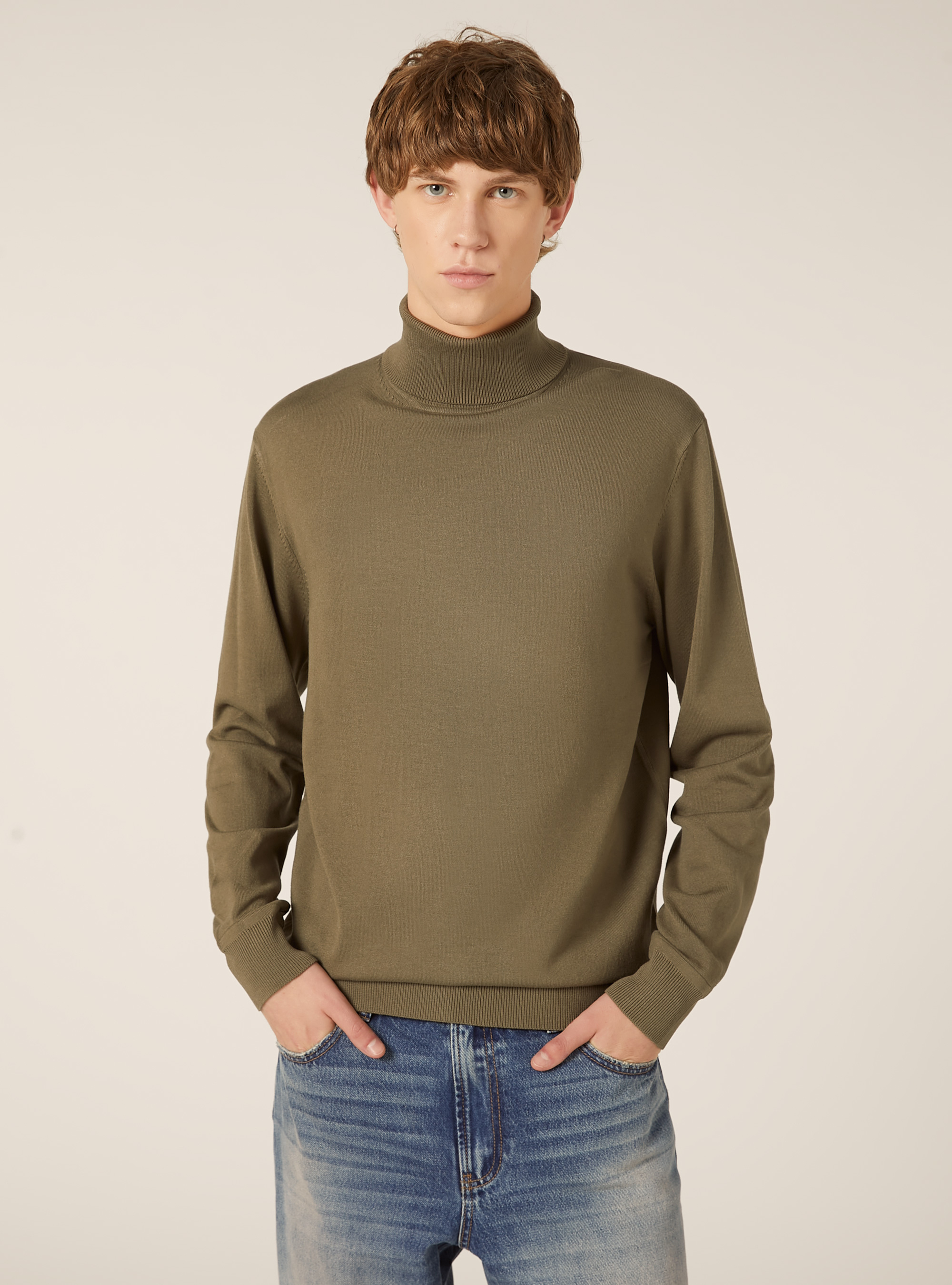 Jersey de cuello alto en viscosa suave, KY2 KAKY MEDIUM