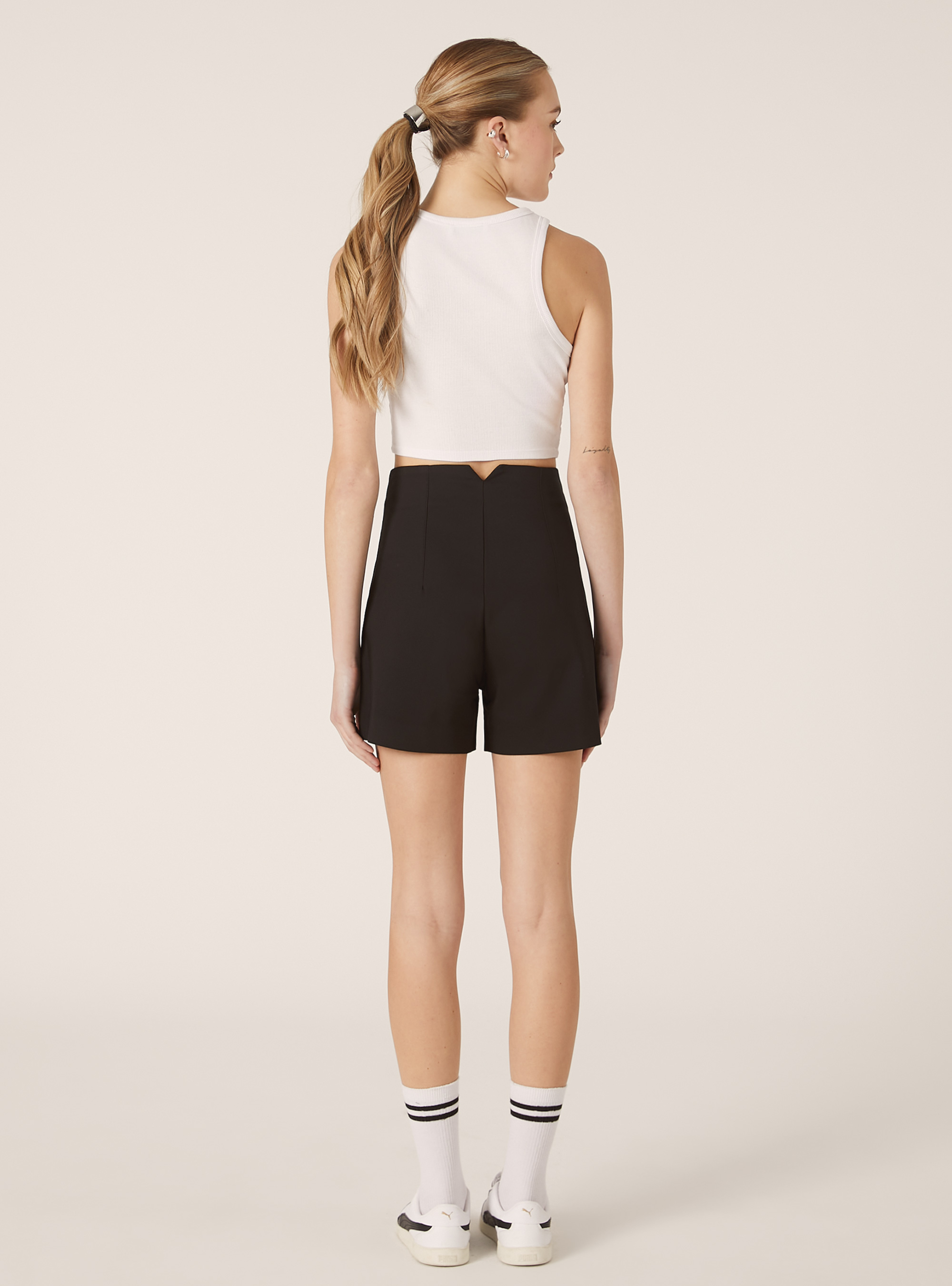 High-waisted shorts with darts, BK1 BLACK