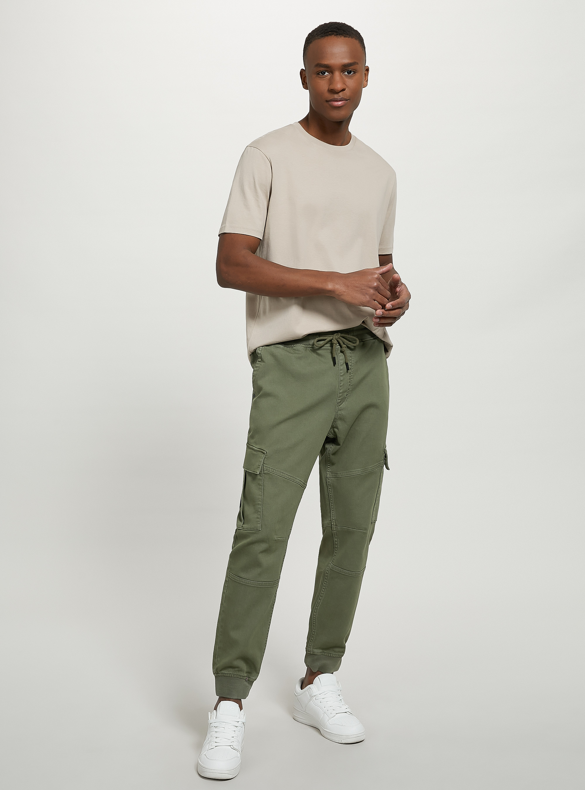 Jogger trousers with large pockets, KY2 KAKY MEDIUM