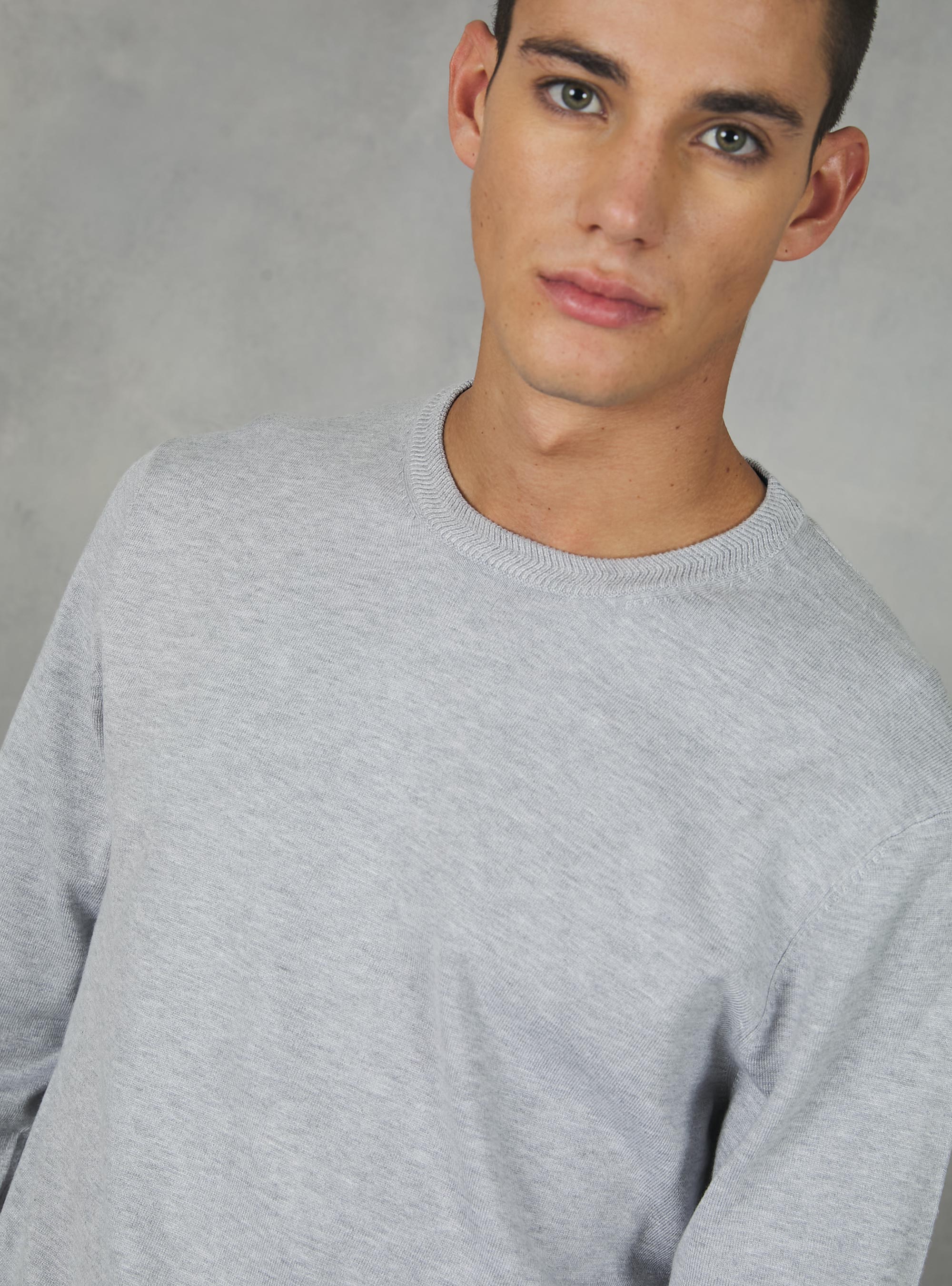 Round-neck pullover made of sustainable viscose Ecovero, MGY3 GREY MEL LIGHT