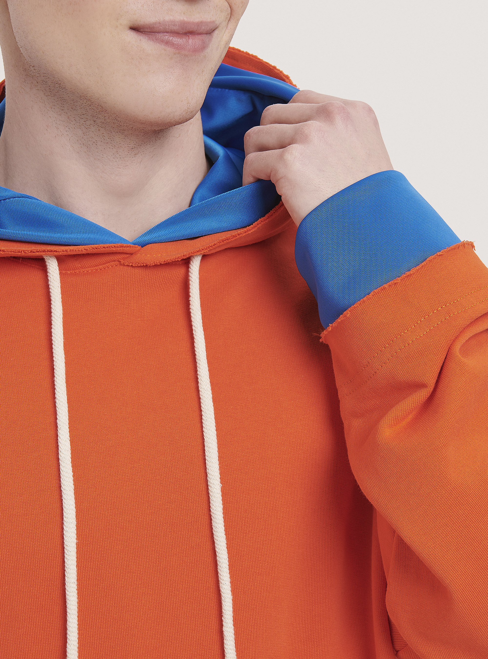 Sweatshirt mit Kapuze und kontrastierenden Details, OR2 MEDIUM ORANGE