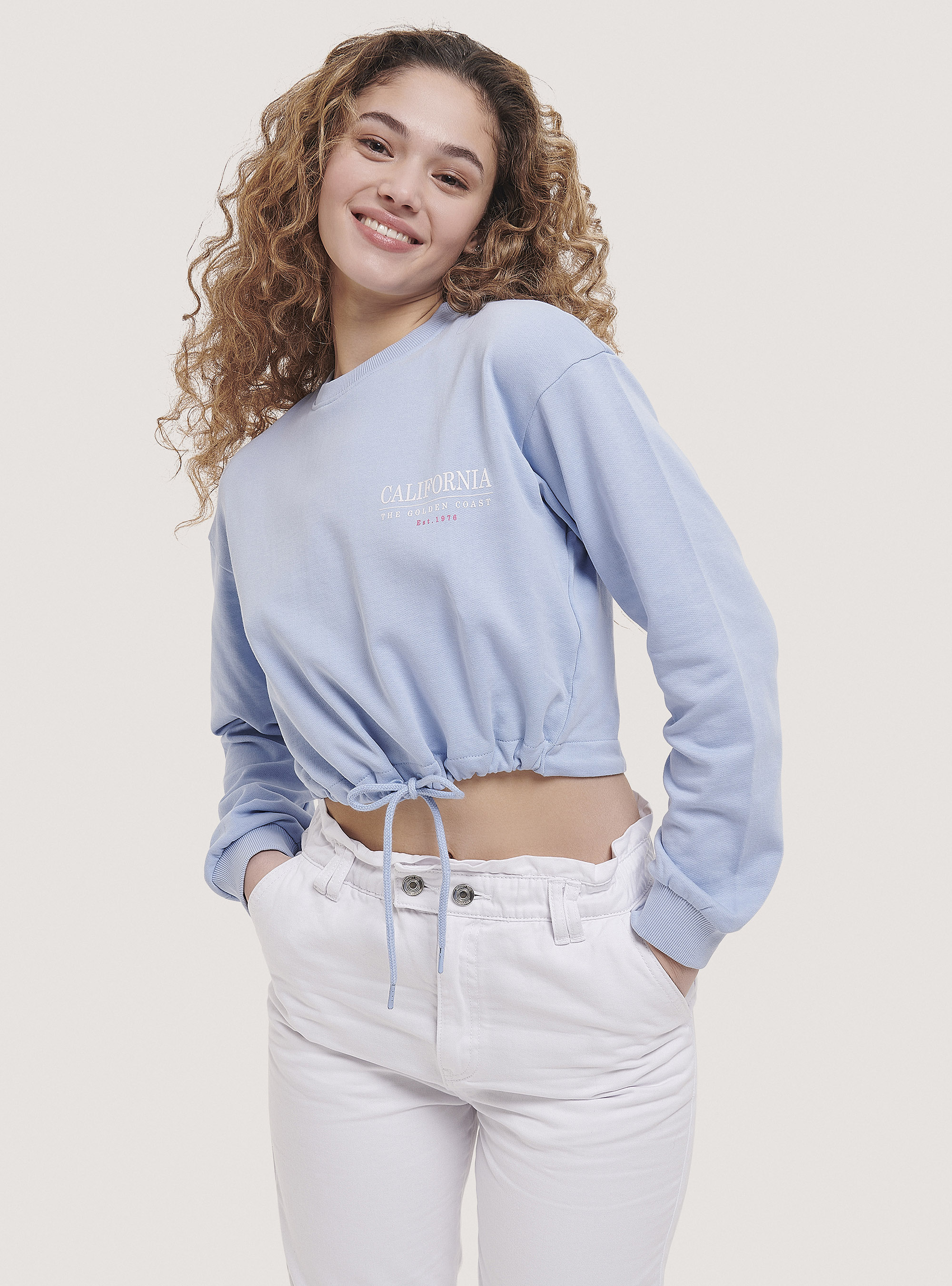 Cropped sweatshirt with print and 
