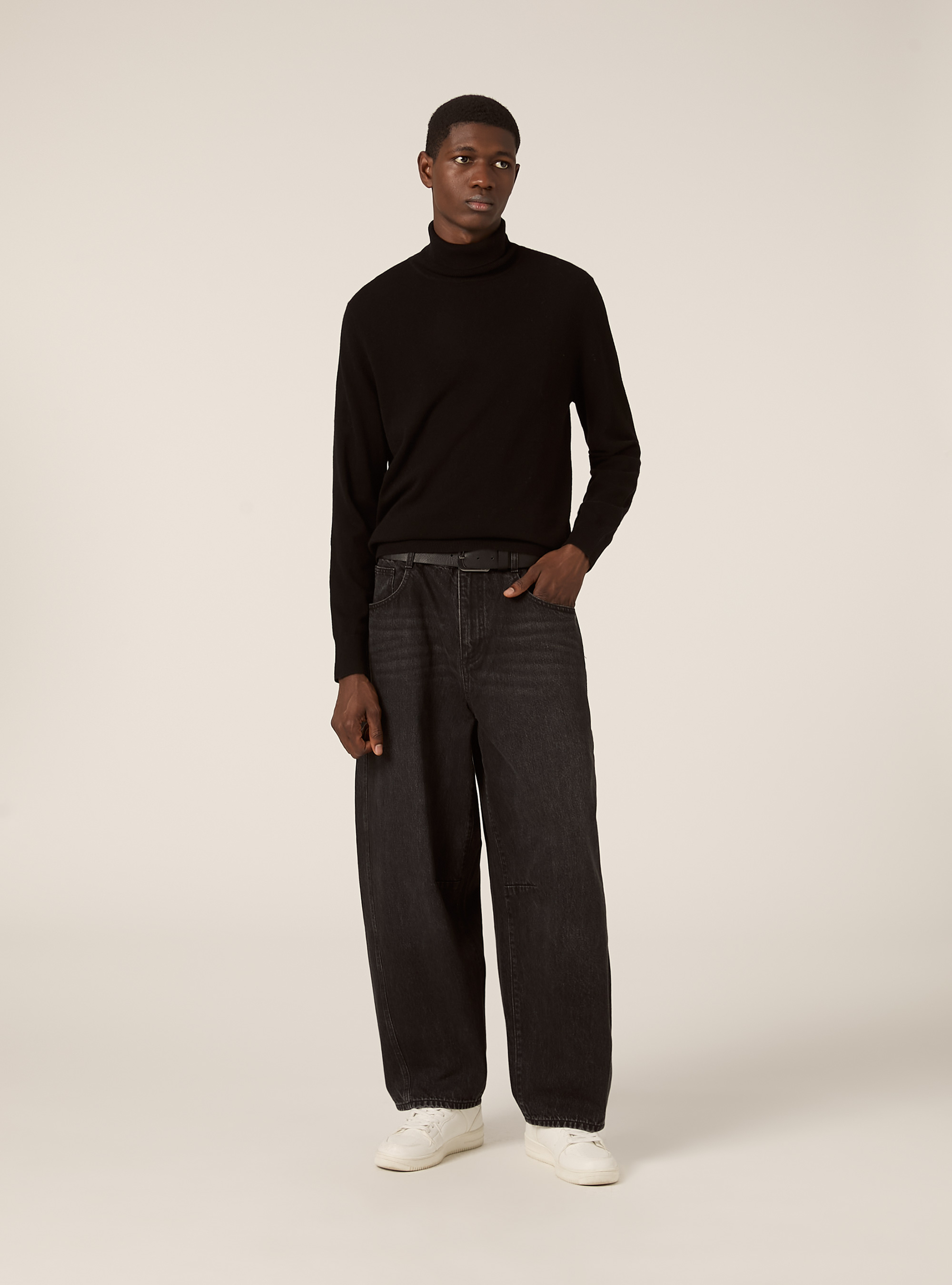 Rollkragenpullover mit Rippstrickabschluss, C101 BLACK