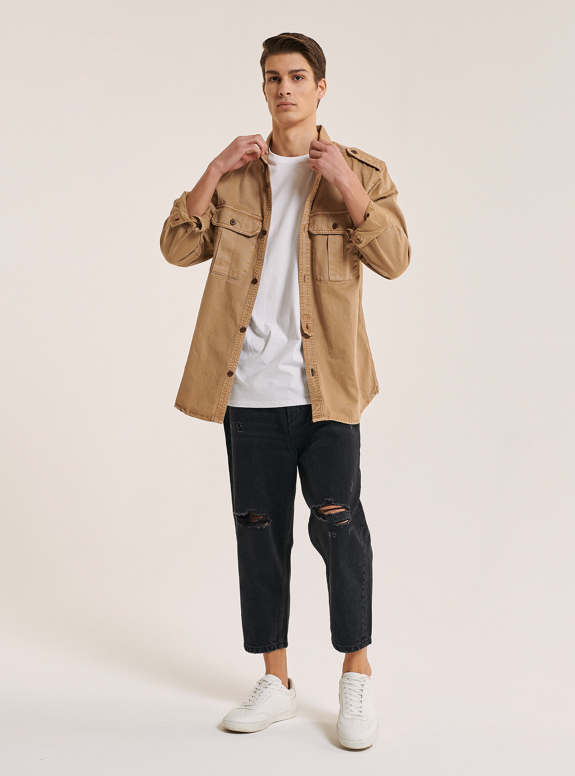 Camisa con maxi bolsillos de algodón, C536 TOBACCO