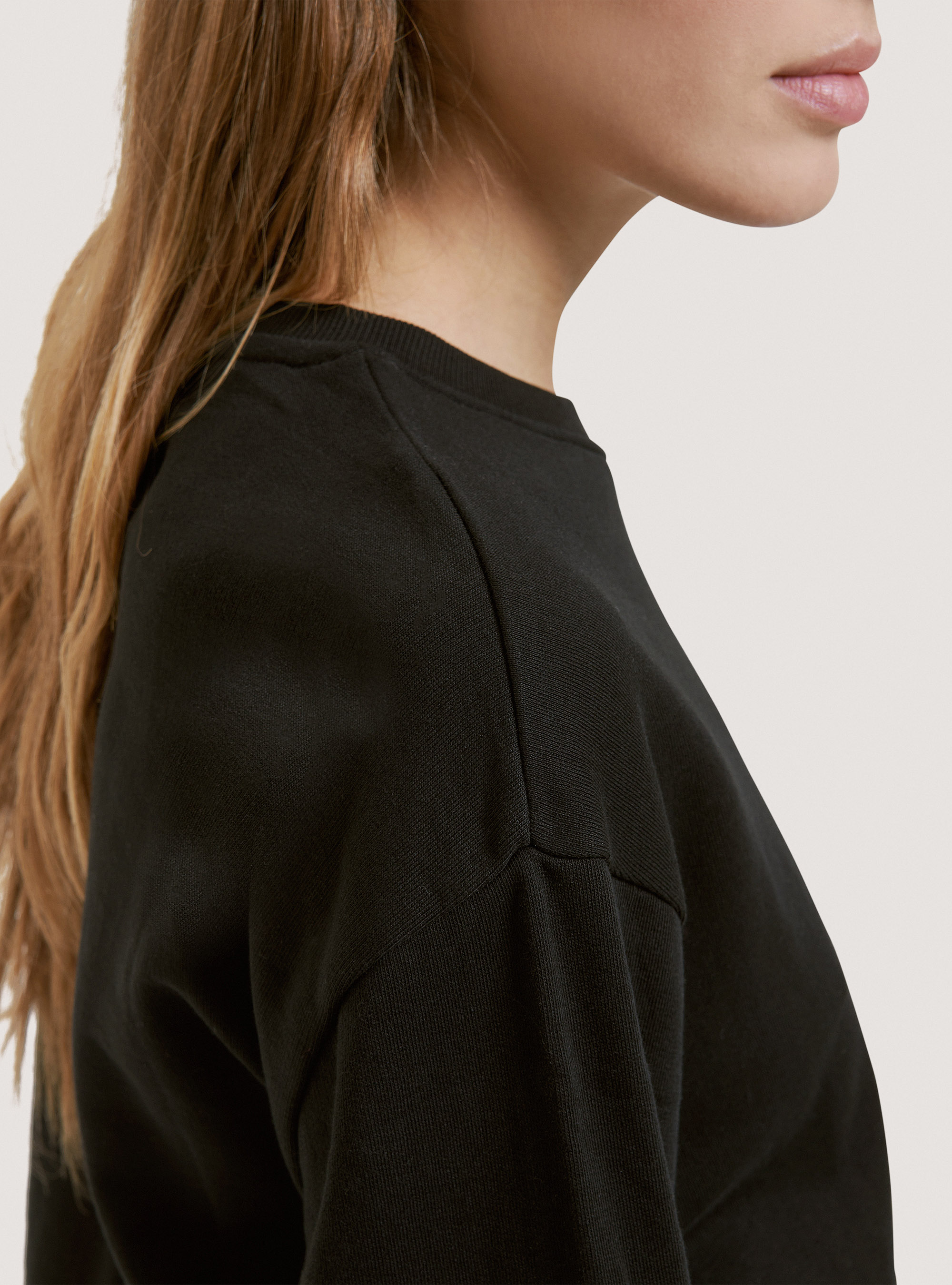 Sweat-shirt basique à col ras du cou en coton, C101 BLACK