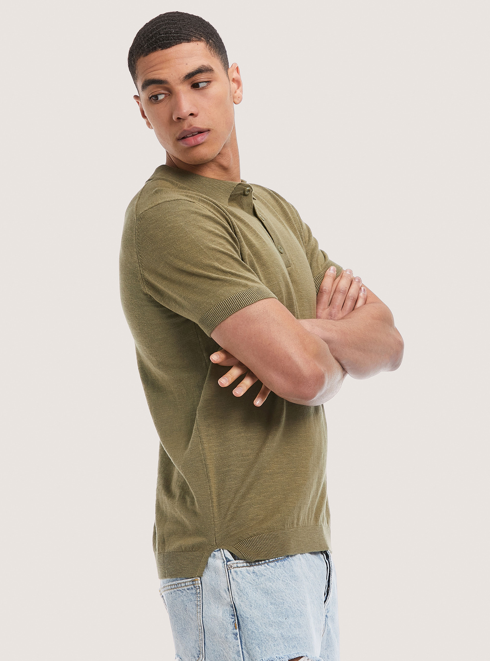 Solid colour polo pullover, C6597 KAKY