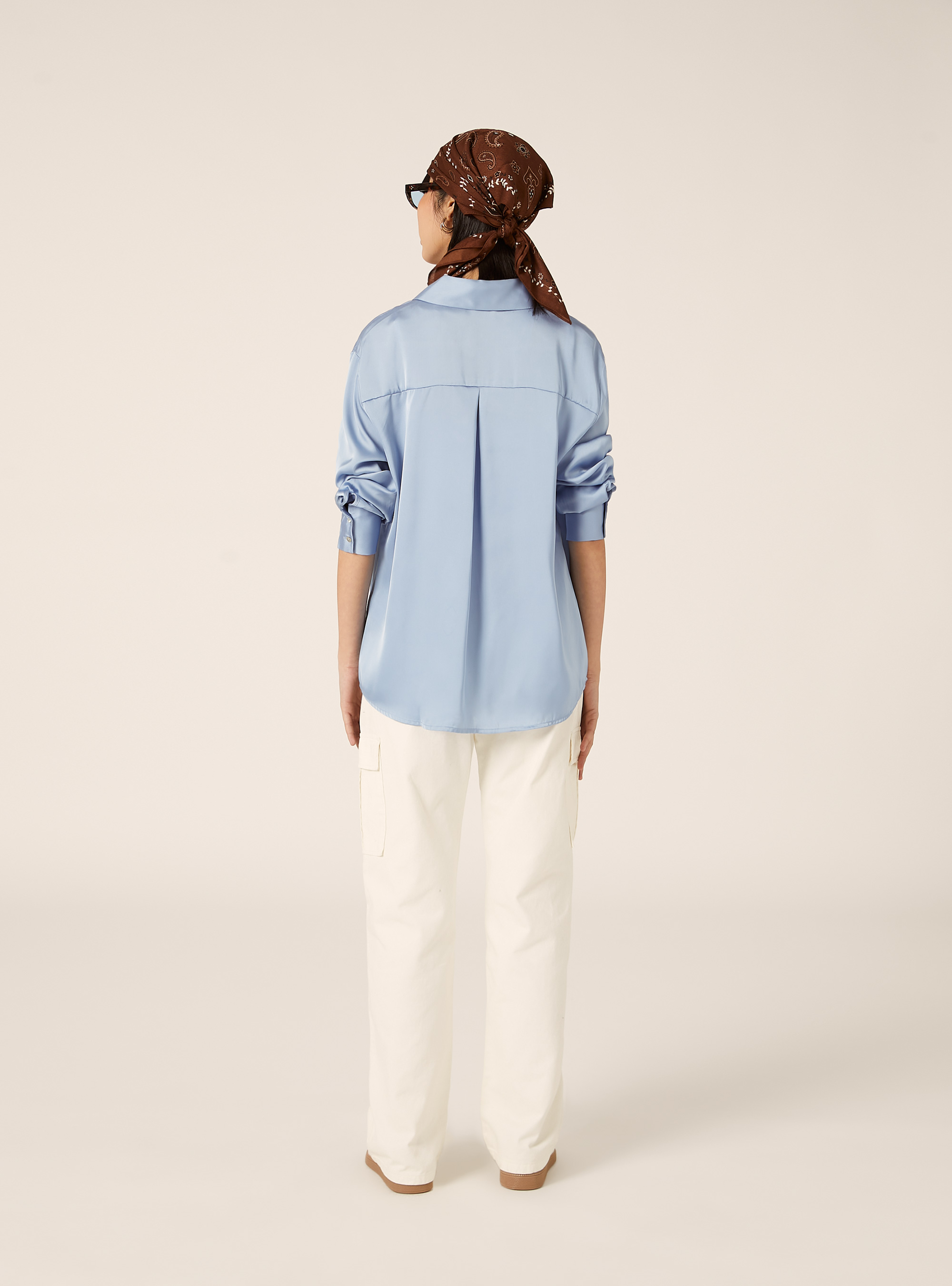Camicia in satin con colletto a revers, AZ2 AZURE MEDIUM