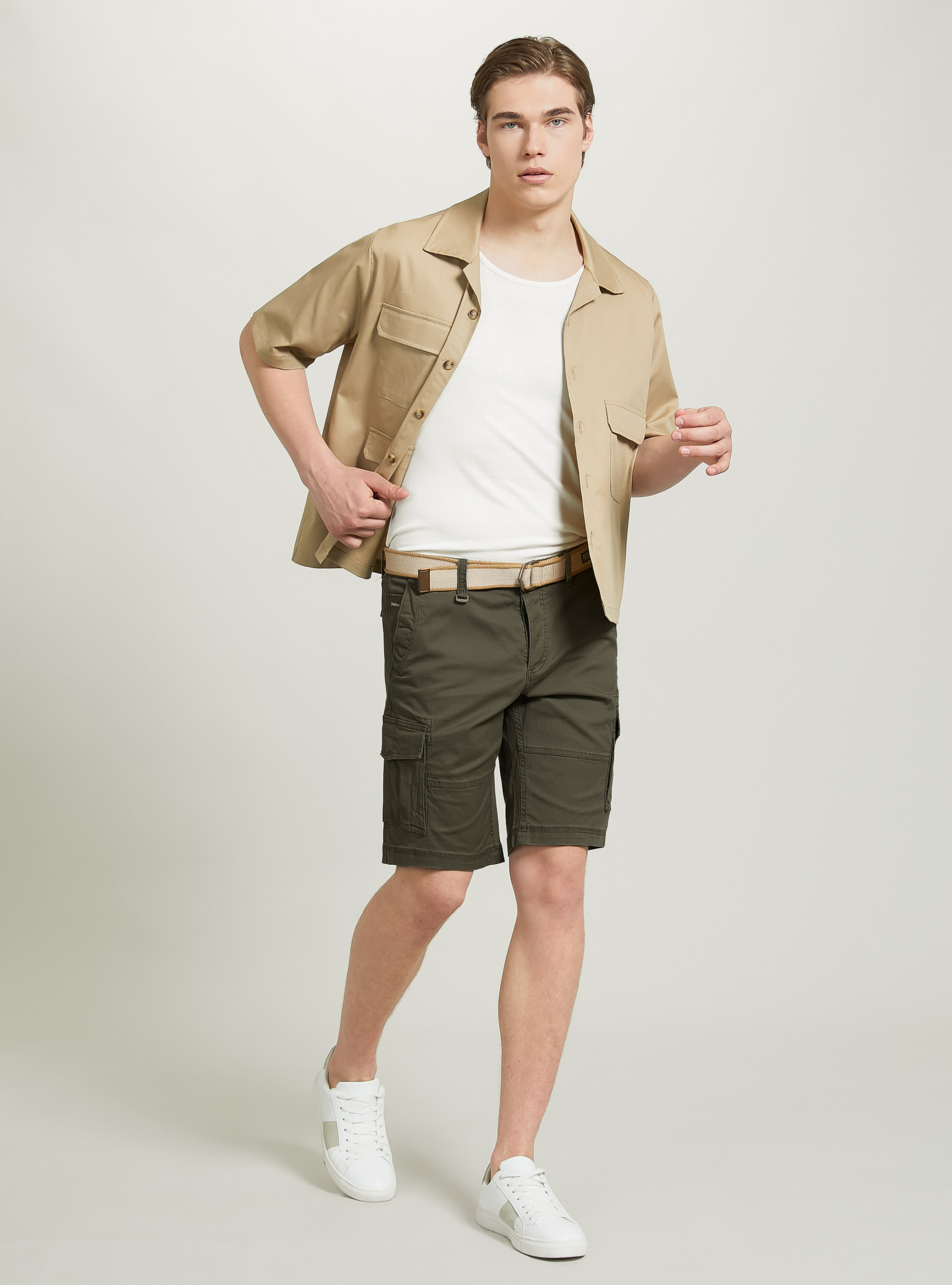 Cotton cargo bermuda shorts with canvas belt, KY2 KAKY MEDIUM