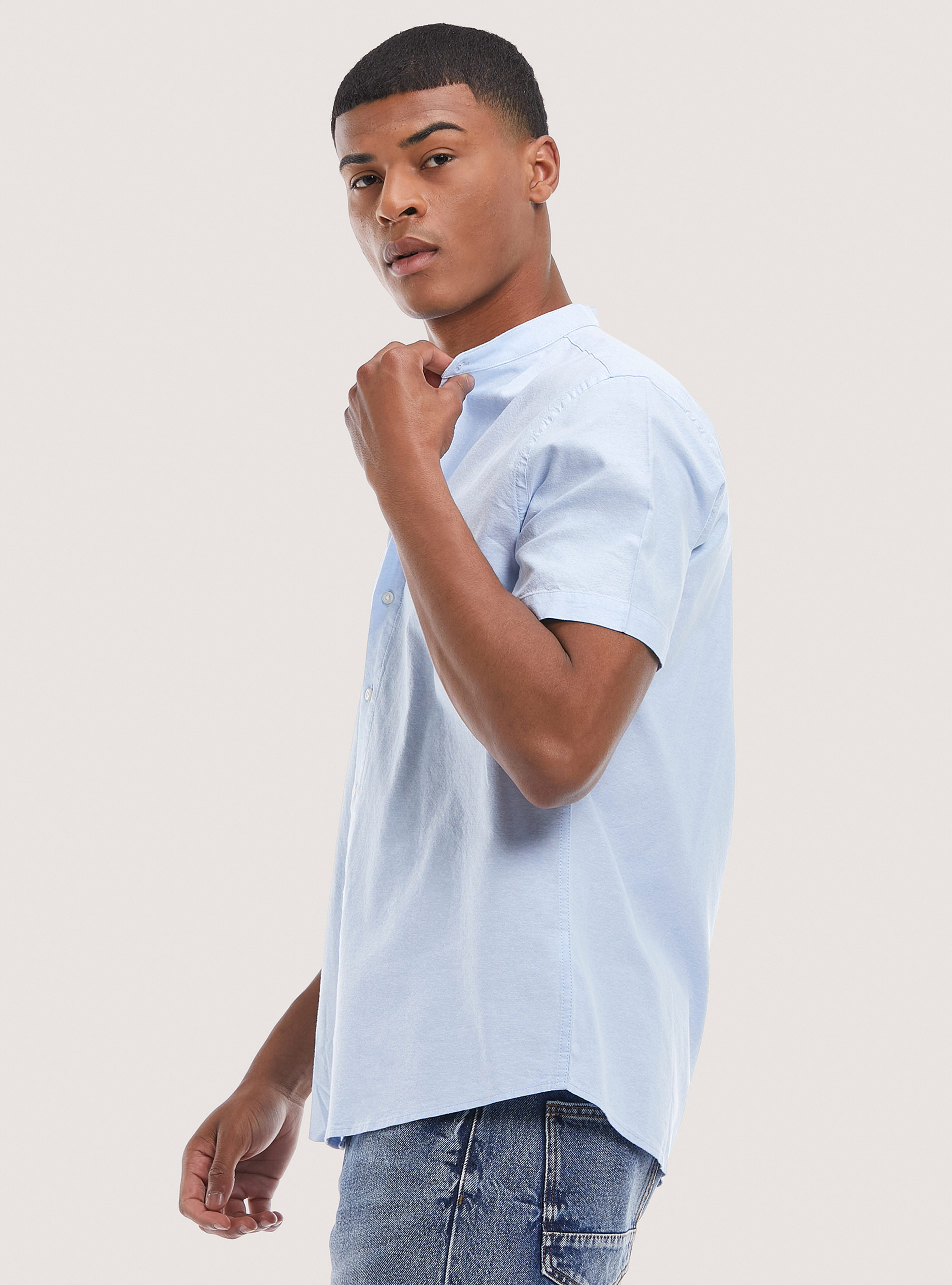 Chemise à manches courtes avec col coréen, C1218 AZZURRE