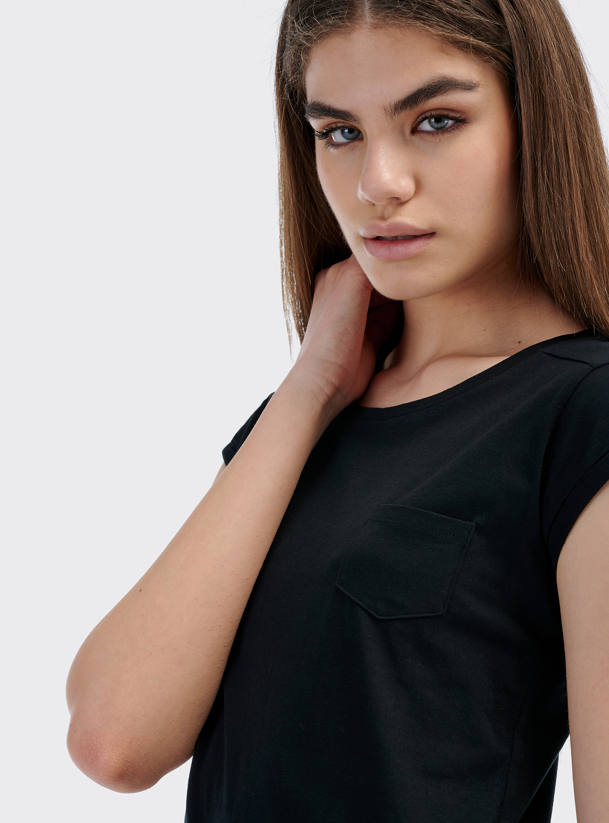 T-shirt essential coupe slim avec poche en coton peigné, C101 BLACK