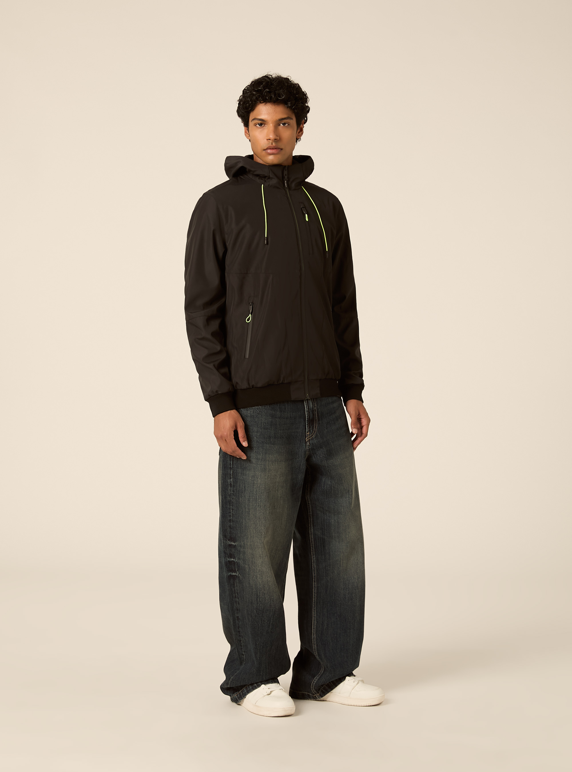 Bomber antivento con cappuccio, BK1 BLACK
