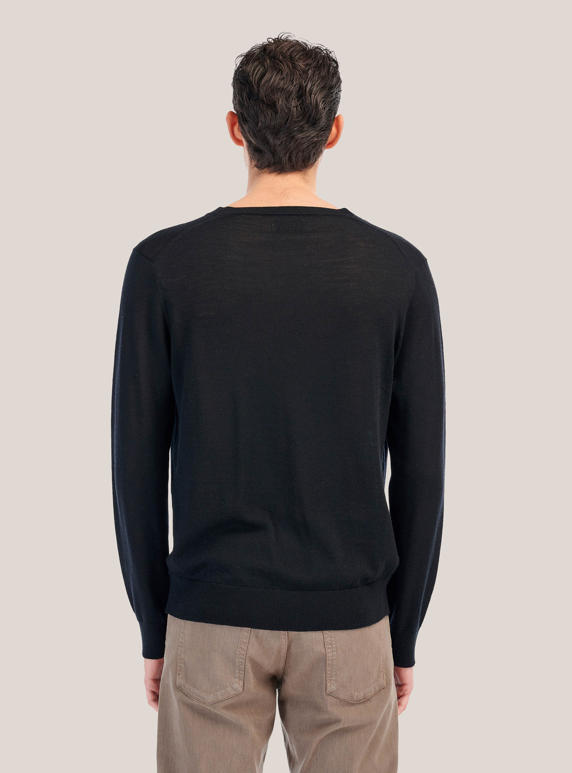 Pullover con scollo a v in lana merinos, NERO