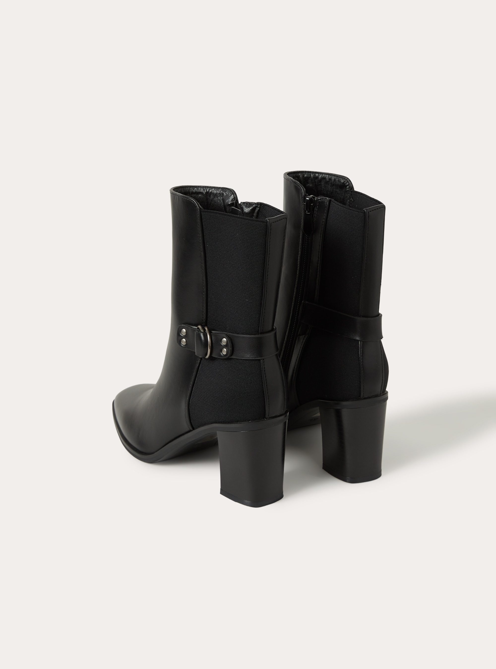 Bottines en effet cuir a talon carre et bride decorative, BK1 BLACK