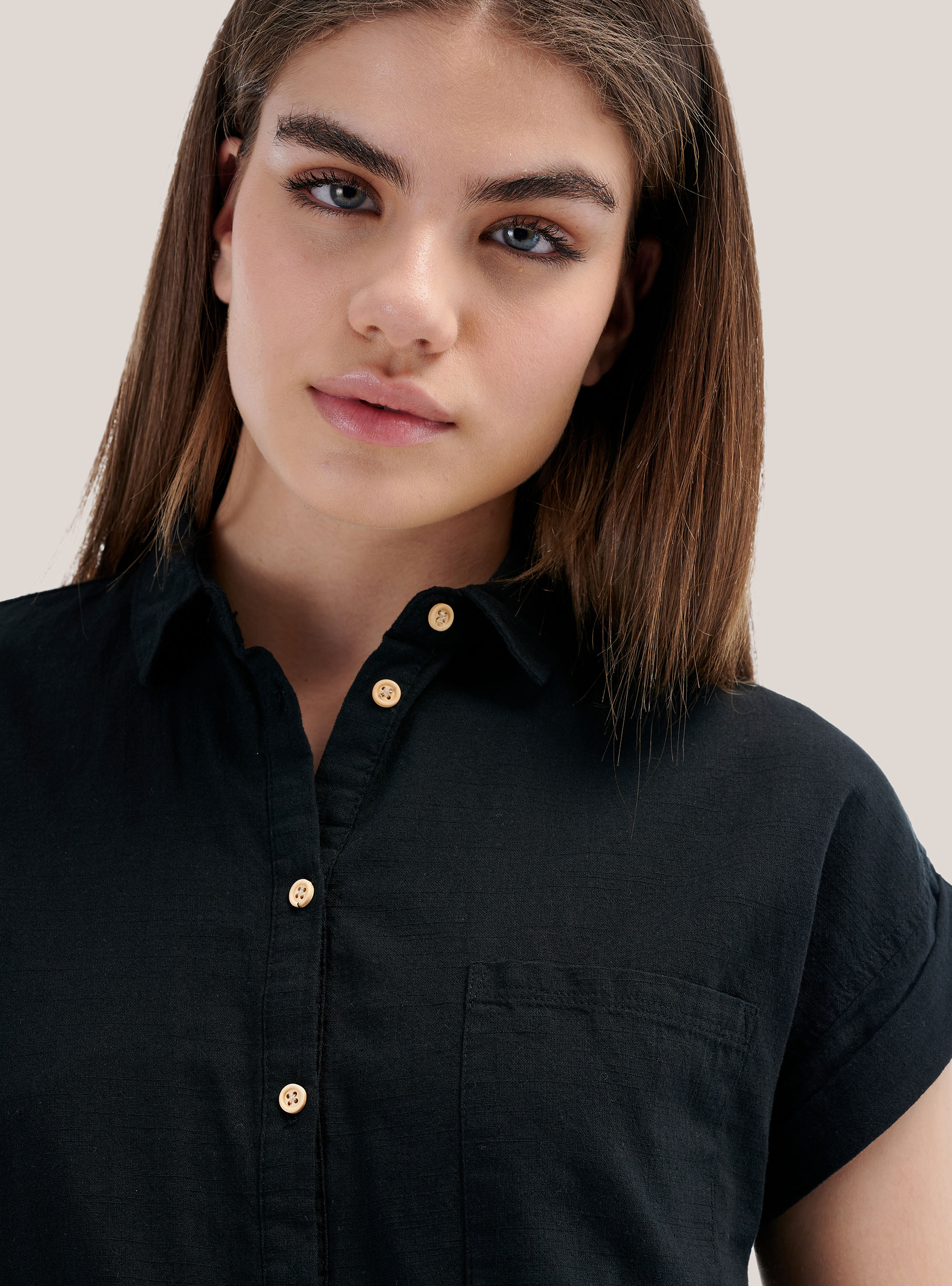 Oversized short-sleeved shirt in fresh cotton, BLACK