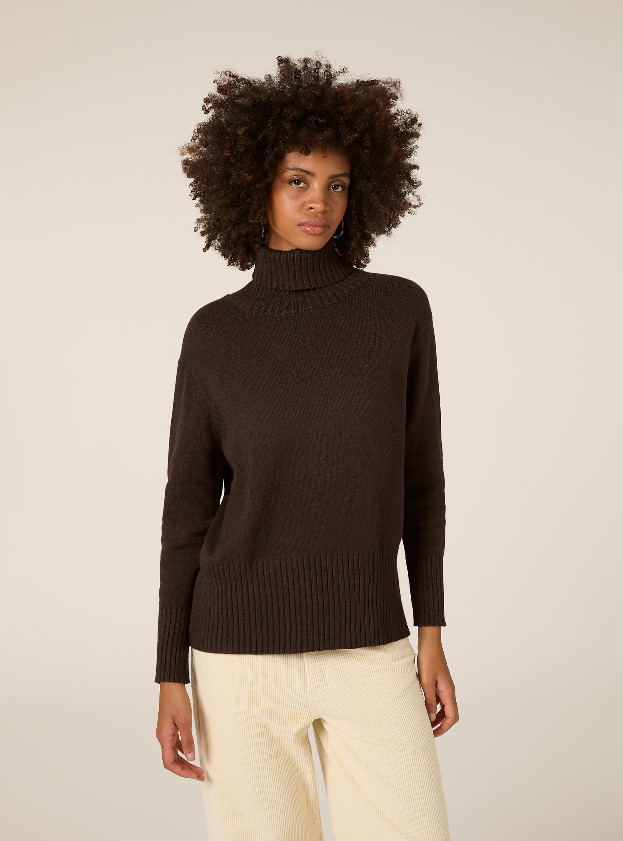 Pullover collo alto fondo a coste, BR1 BROWN DARK