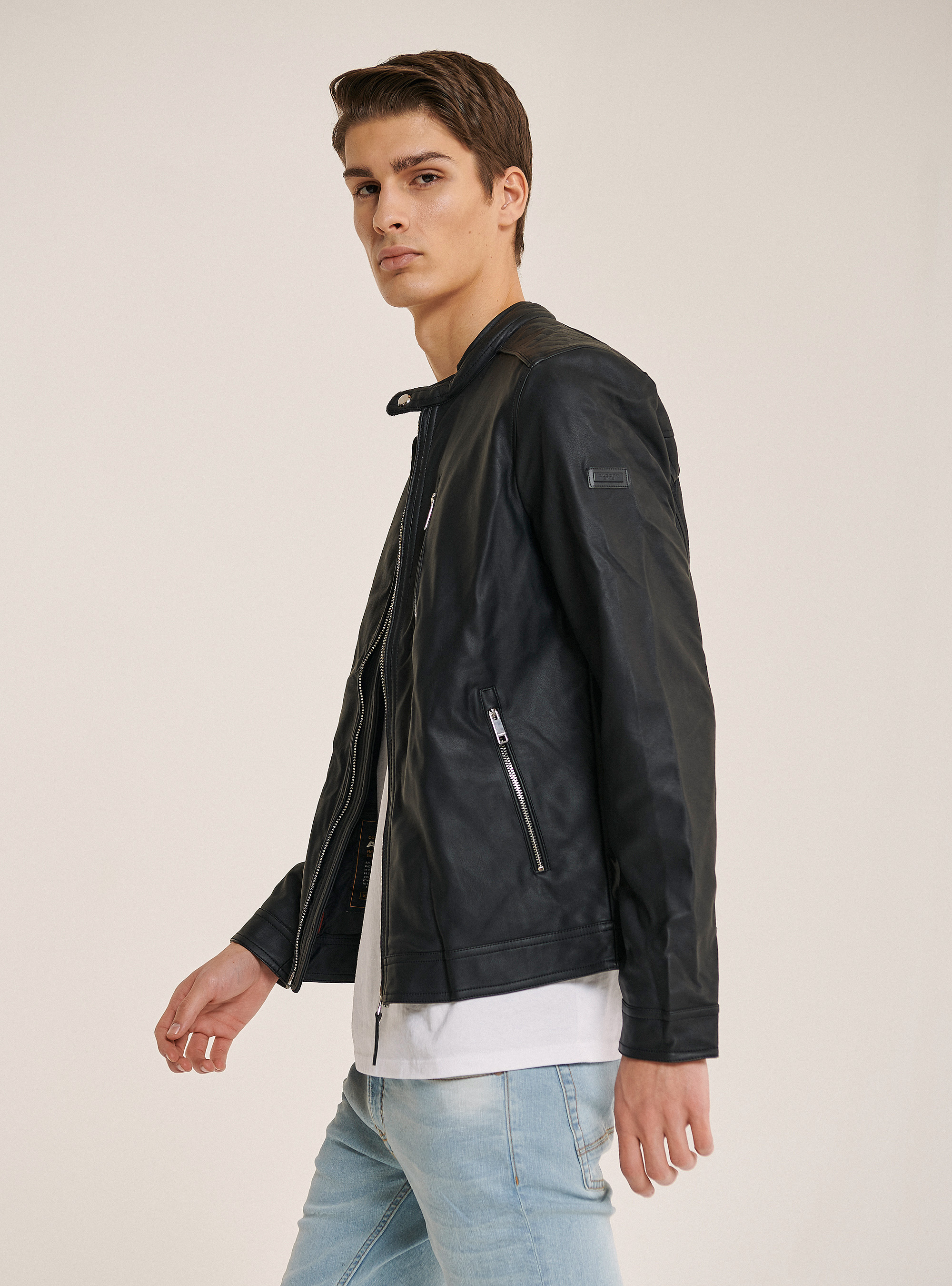 Chaqueta con cremallera efecto piel, NEGRO