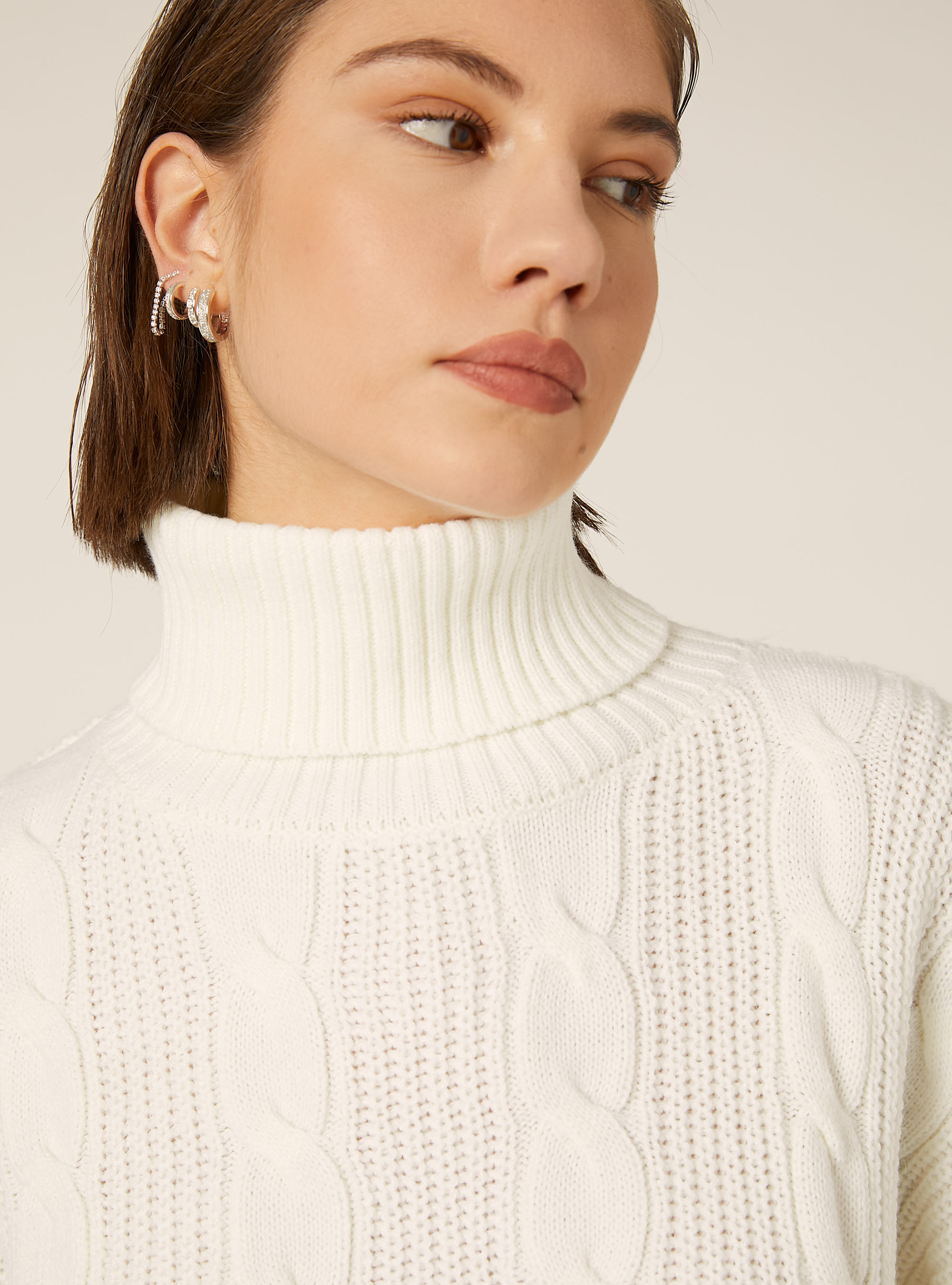 Jersey de cuello alto con trenzas, WH2 WHITE