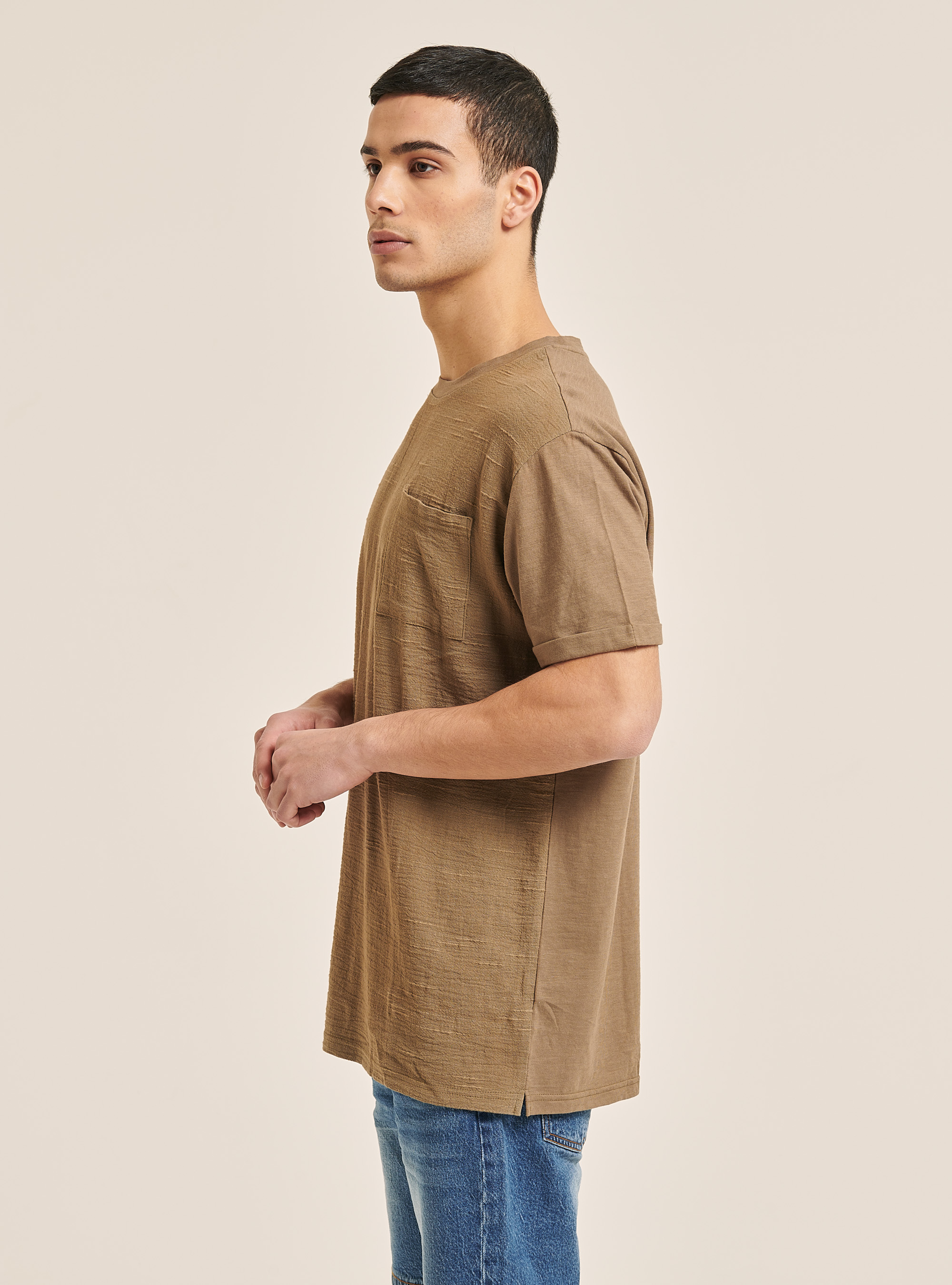 Maglietta in misto lino con taschino, C5602 TORTORA