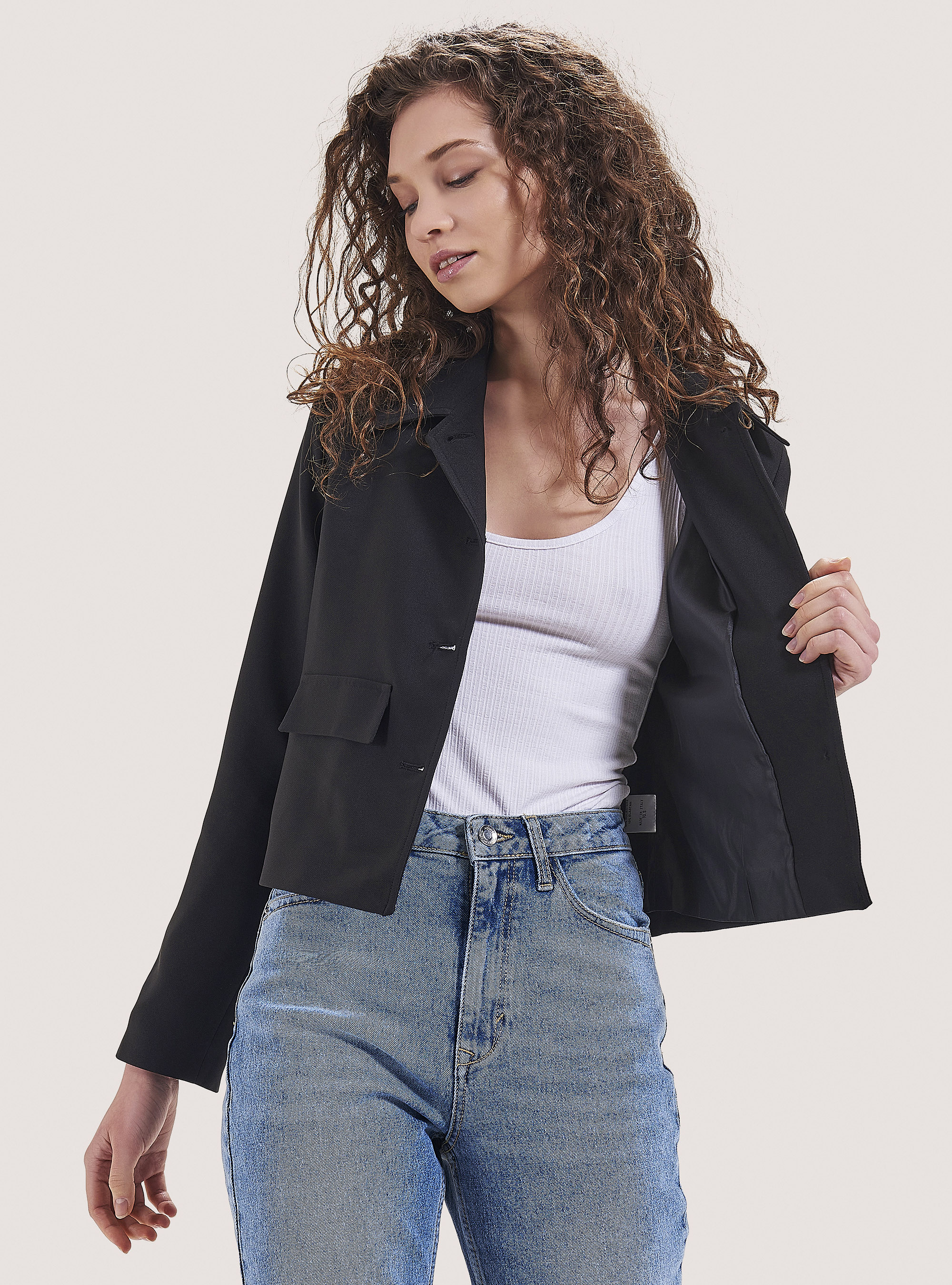 Plain colour cropped blazer, BLACK