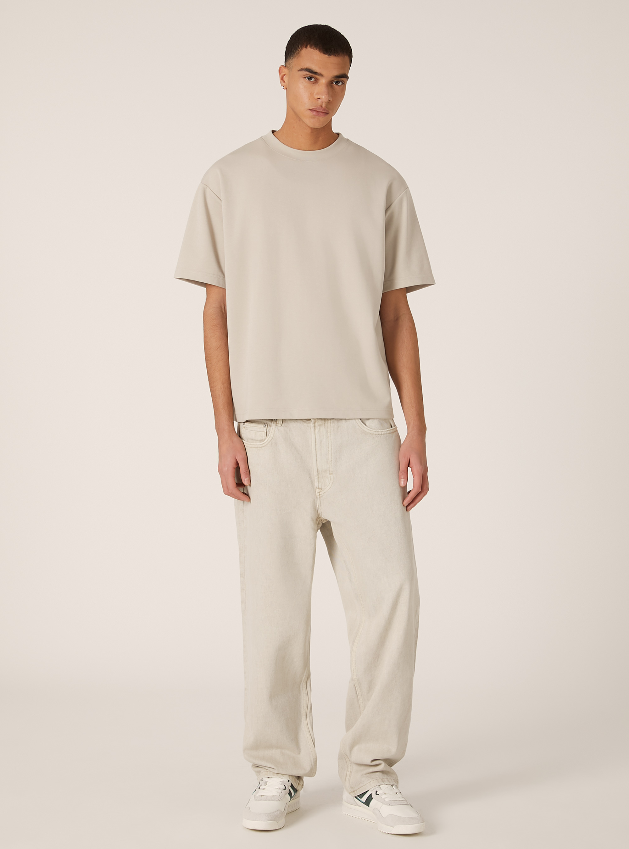 Hose aus farbigem Denim mit gerader Passform, BG2 BEIGE MEDIUM