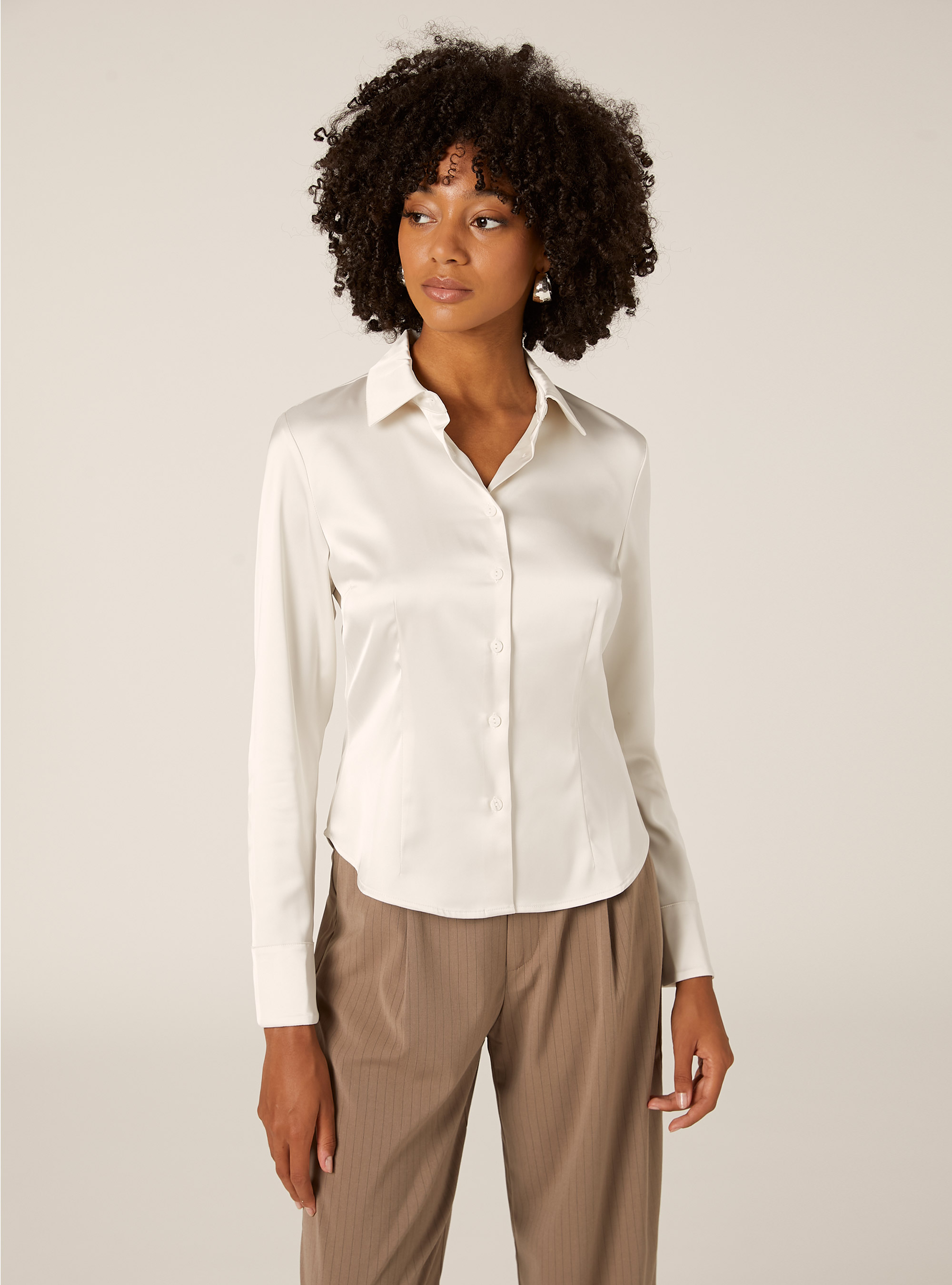 Camisa ajustada satinada, WH1 OFF WHITE