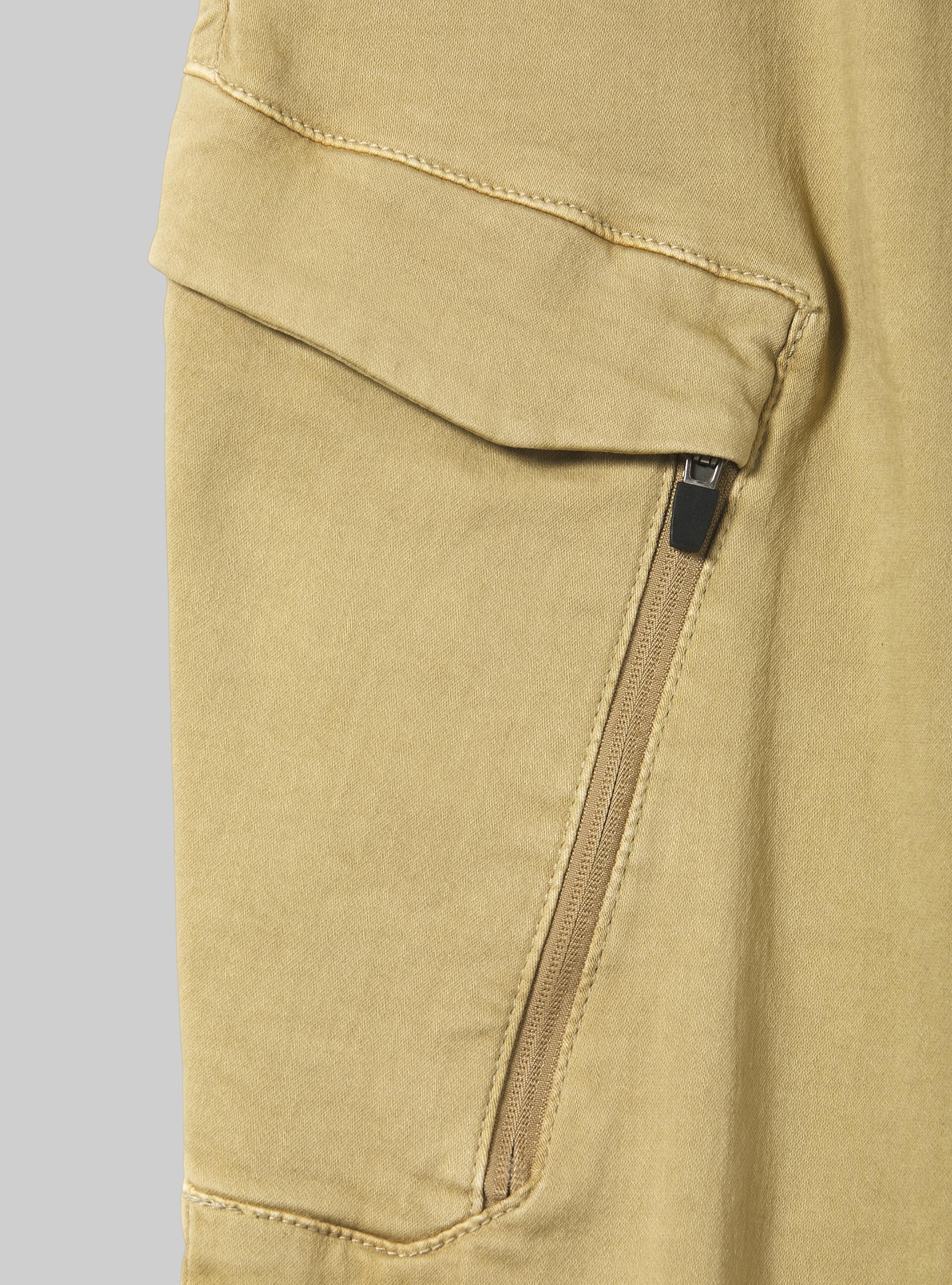 Jogger trousers with large pockets, TB3 TOBACCO LIGHT
