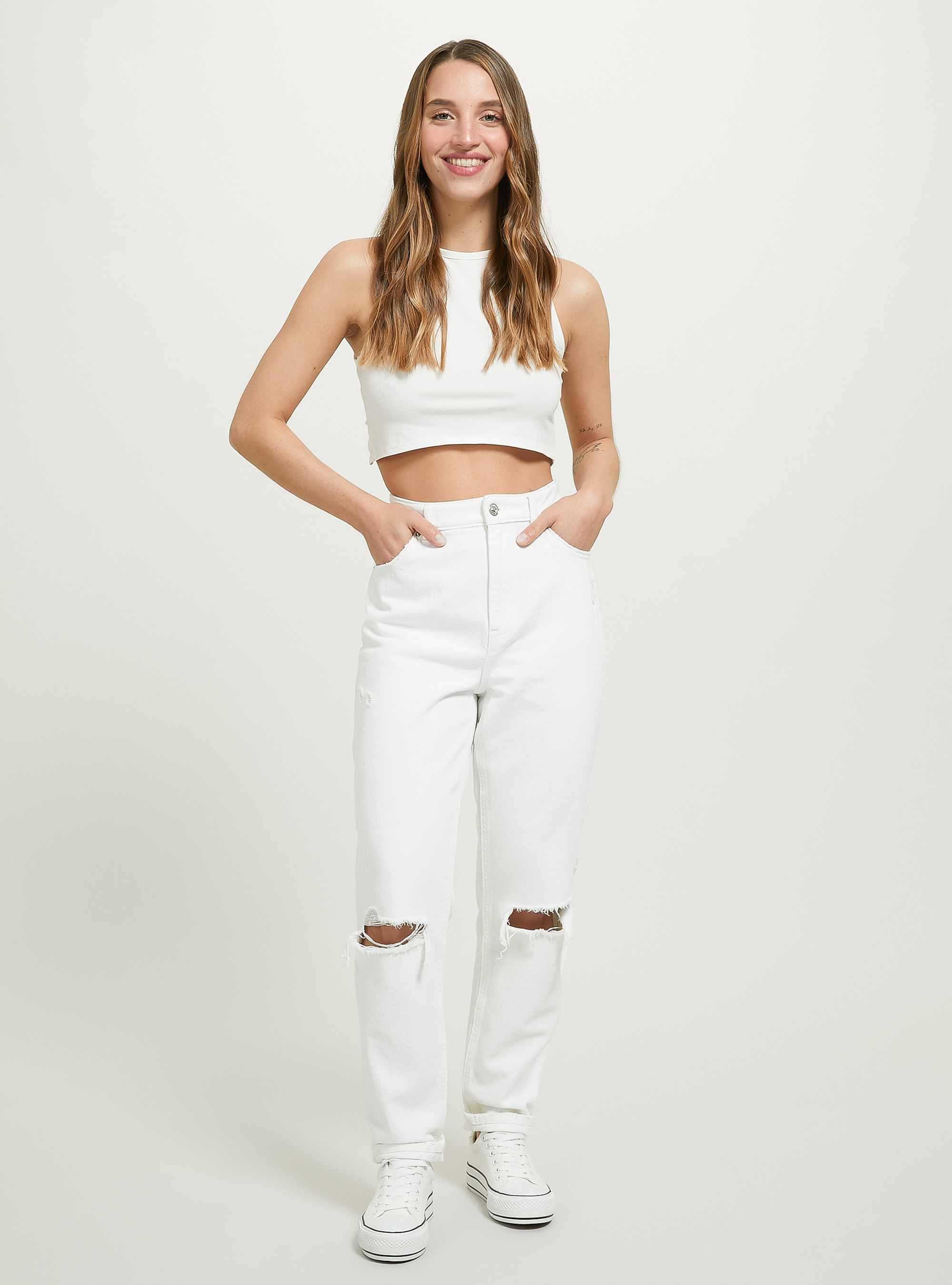 Vaqueros mom fit con rotos, D099 WHITE